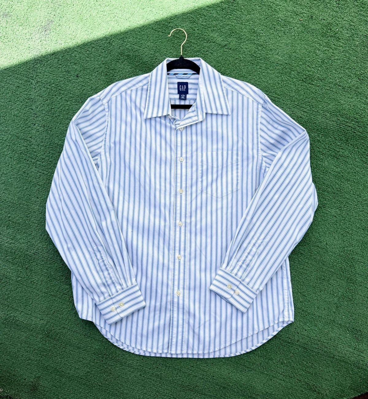 Gap Vintage GAP Dress Shirt White Blue Striped Size L 16-16.5 Size US L / EU 52-54 / 3 - 1 Thumbnail