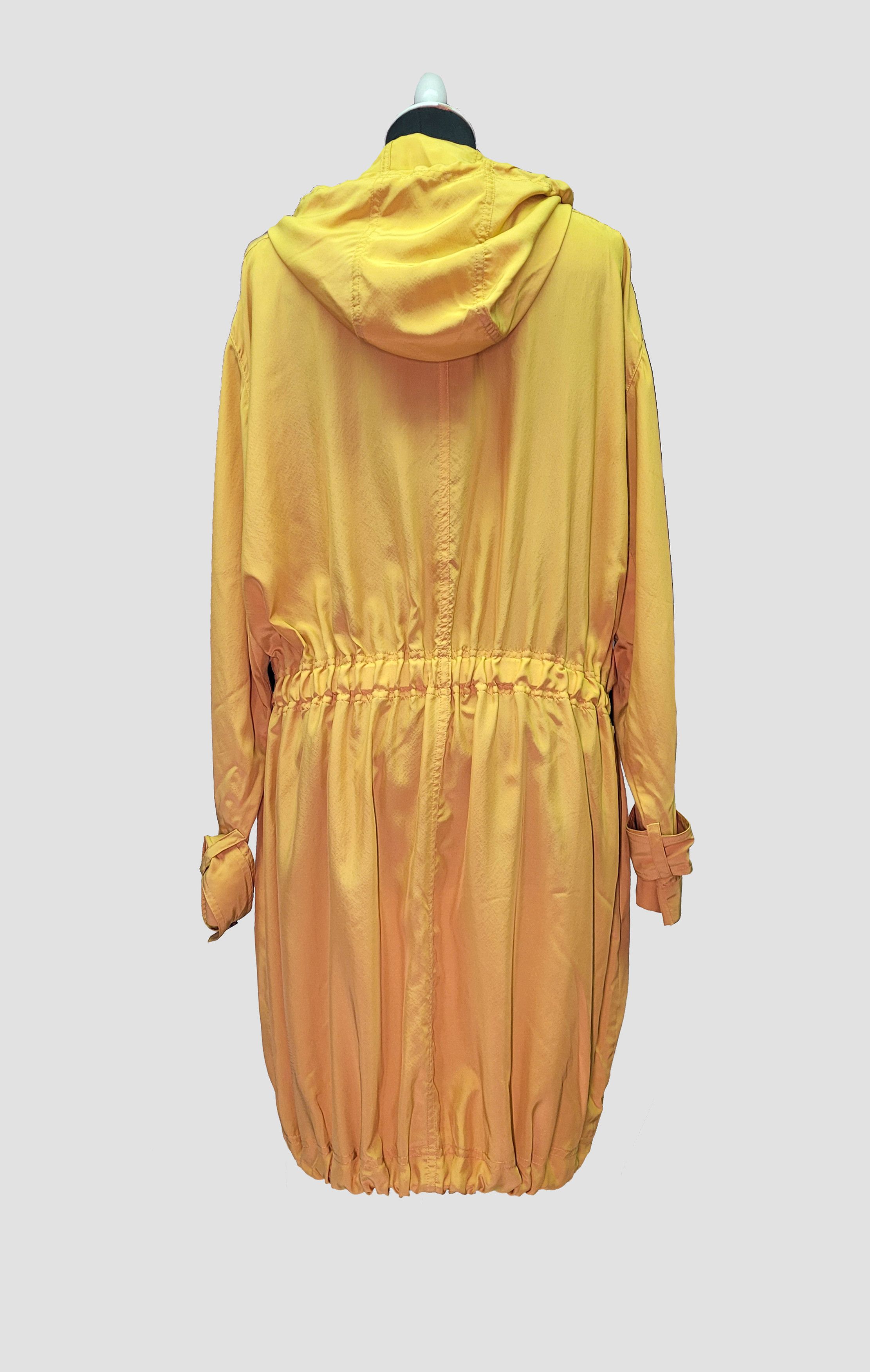 Gucci GUCCI _ ITALY _ RESORT 2014 _ UNLINED _ HOODED SILK PARKA Size L / US 10 / IT 46 - 3 Thumbnail