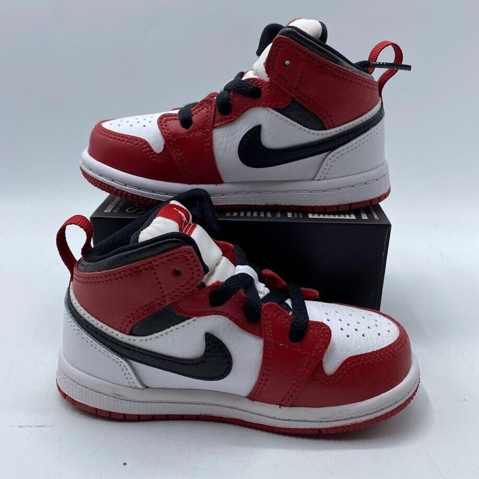 Nike NEW Nike Jordan 1 Mid PS Chicago White Heel 640735 173 7c Size US 7 / IT 37 - 3 Thumbnail