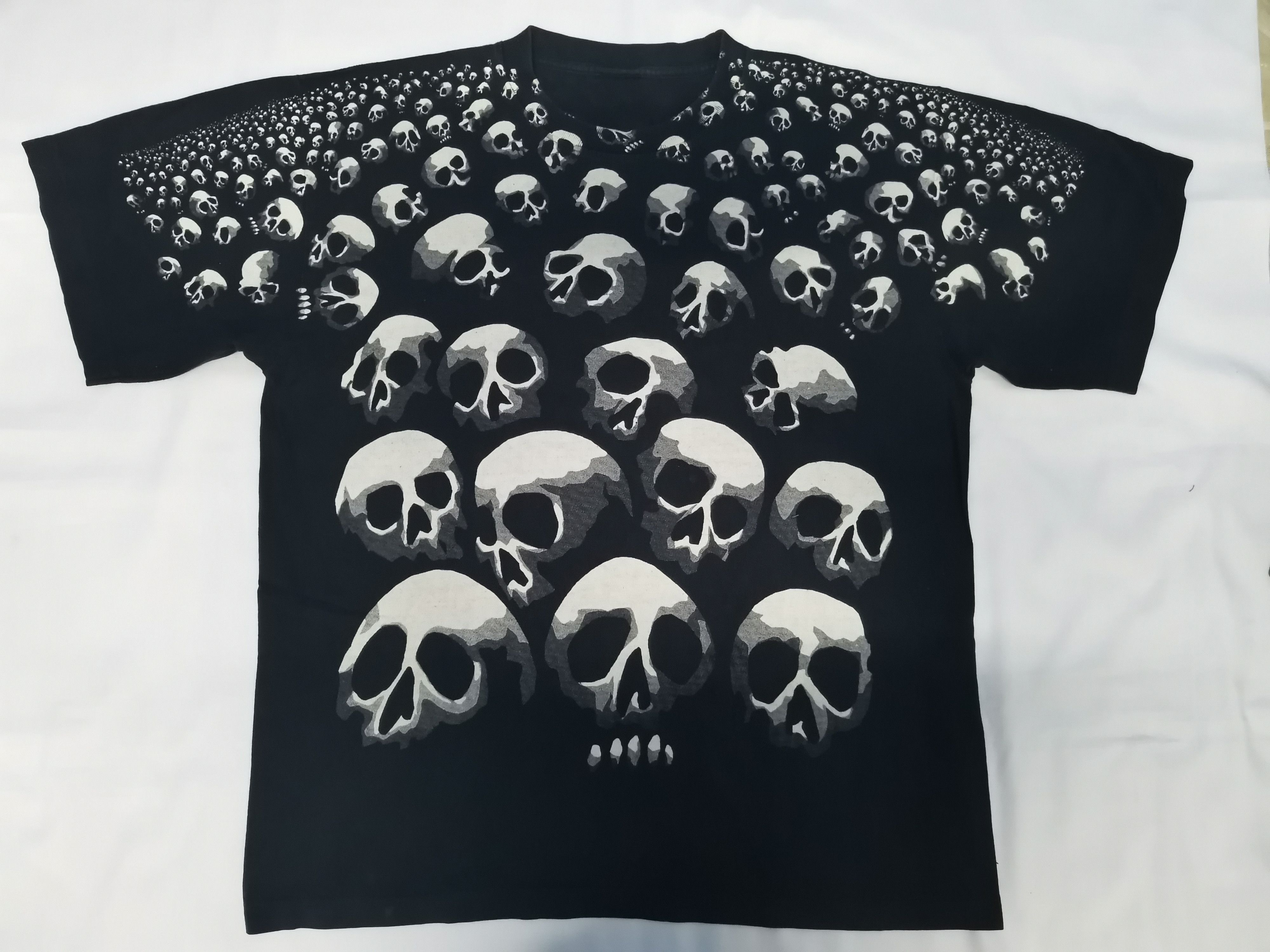 Vintage Vintage Skull Skeleton Tee OverPrint Stitches Size US L / EU 52-54 / 3 - 1 Thumbnail