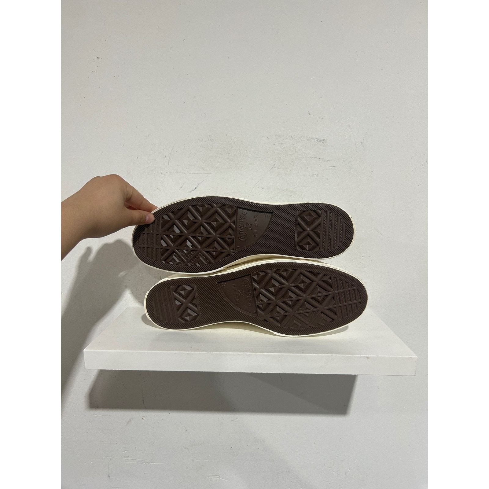 Converse CONVERSE MILK CHUCK TAYLOR CDG PLAY SINGLE HEART SIZE 9 NEW Size US 9 / EU 42 - 4 Thumbnail
