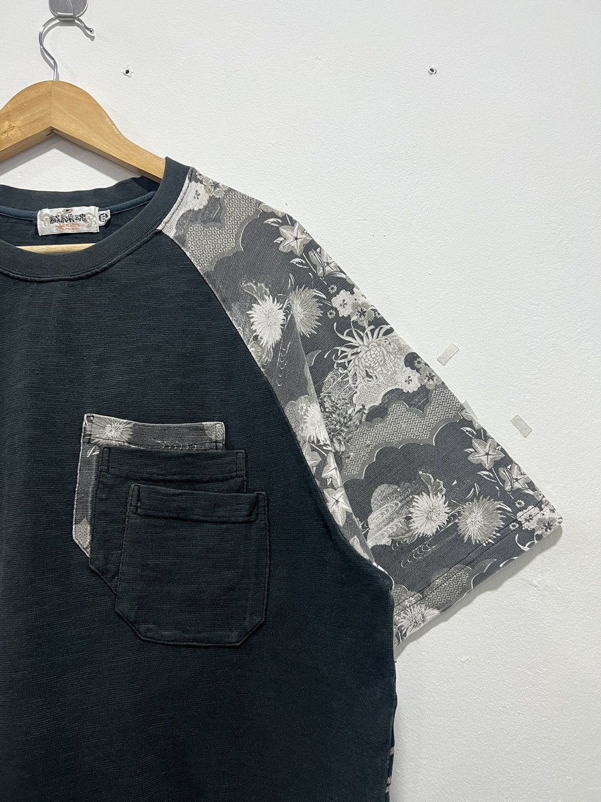 Japanese Brand × Kamakura × Vintage Vintage Karakuri Tamashi Embroidery Sukajan Crazy Backhit Tshirt Size US XL / EU 56 / 4 - 9 Thumbnail
