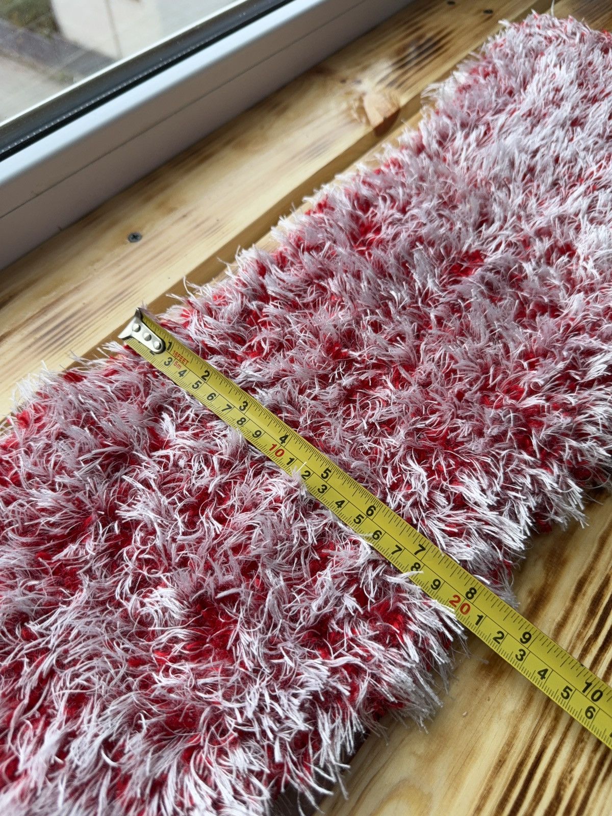 Japanese Brand 00s Archive Japanese Y2K Fuzzy Shaggy Scarf Red White Kawaii Size ONE SIZE - 8 Thumbnail