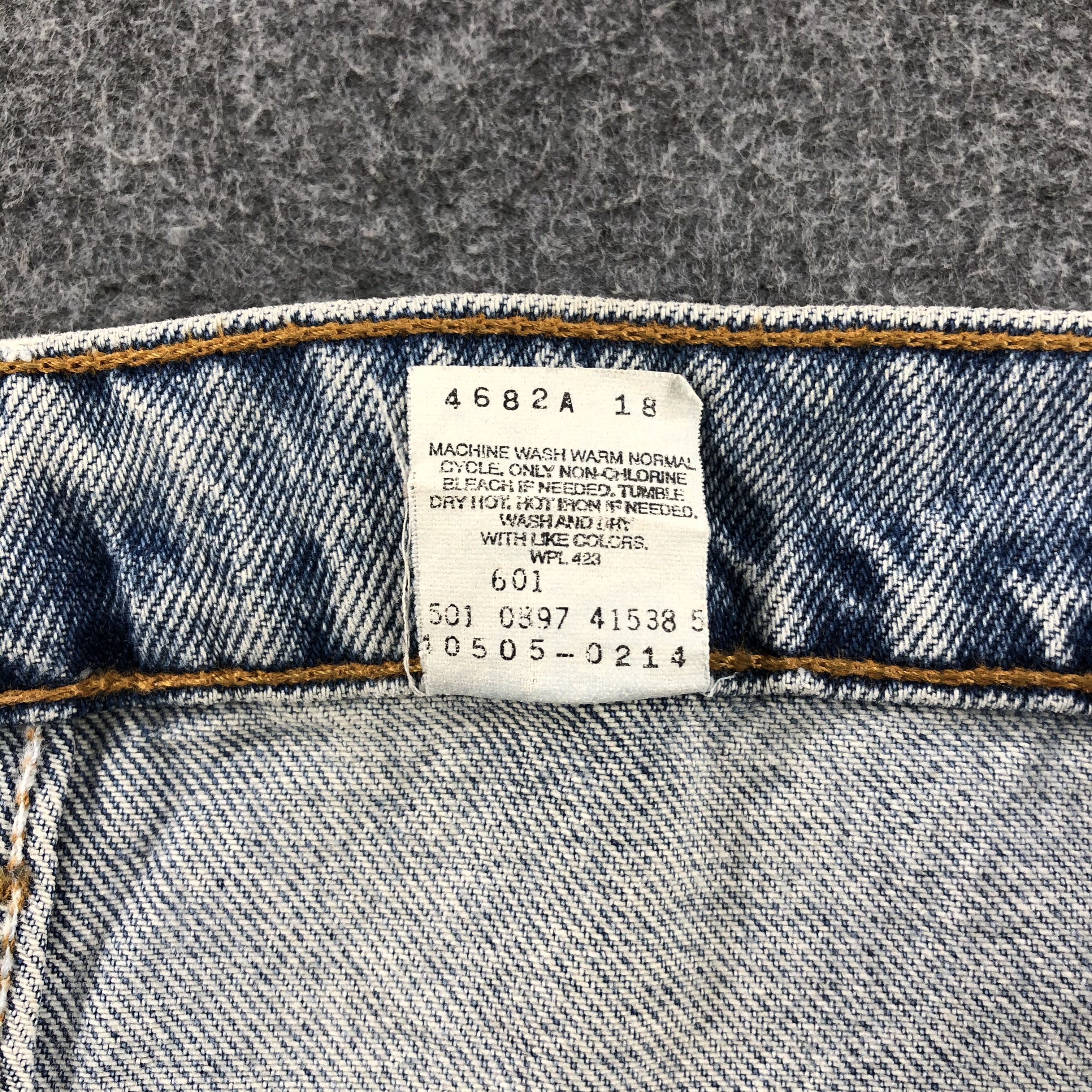 Levi's Light Washed 90s Vintage Levis 505 Jeans-J1116 Size US 38 / EU 54 - 11 Thumbnail