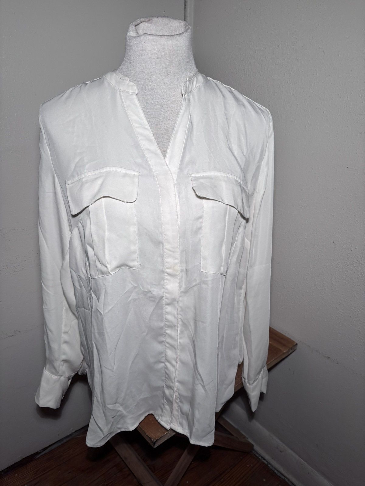 H&M H&M Button Front Blouse Size L / US 10 / IT 46 - 1 Thumbnail
