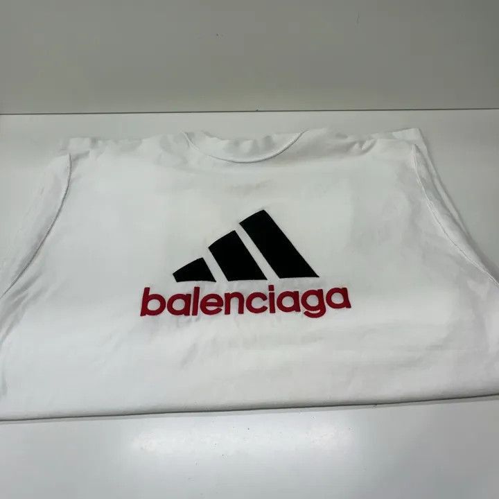 Balenciaga Balenciaga Balenciaga x Adidas Logo Embroidered TShirt -25 Size US M / EU 48-50 / 2 - 4 Thumbnail