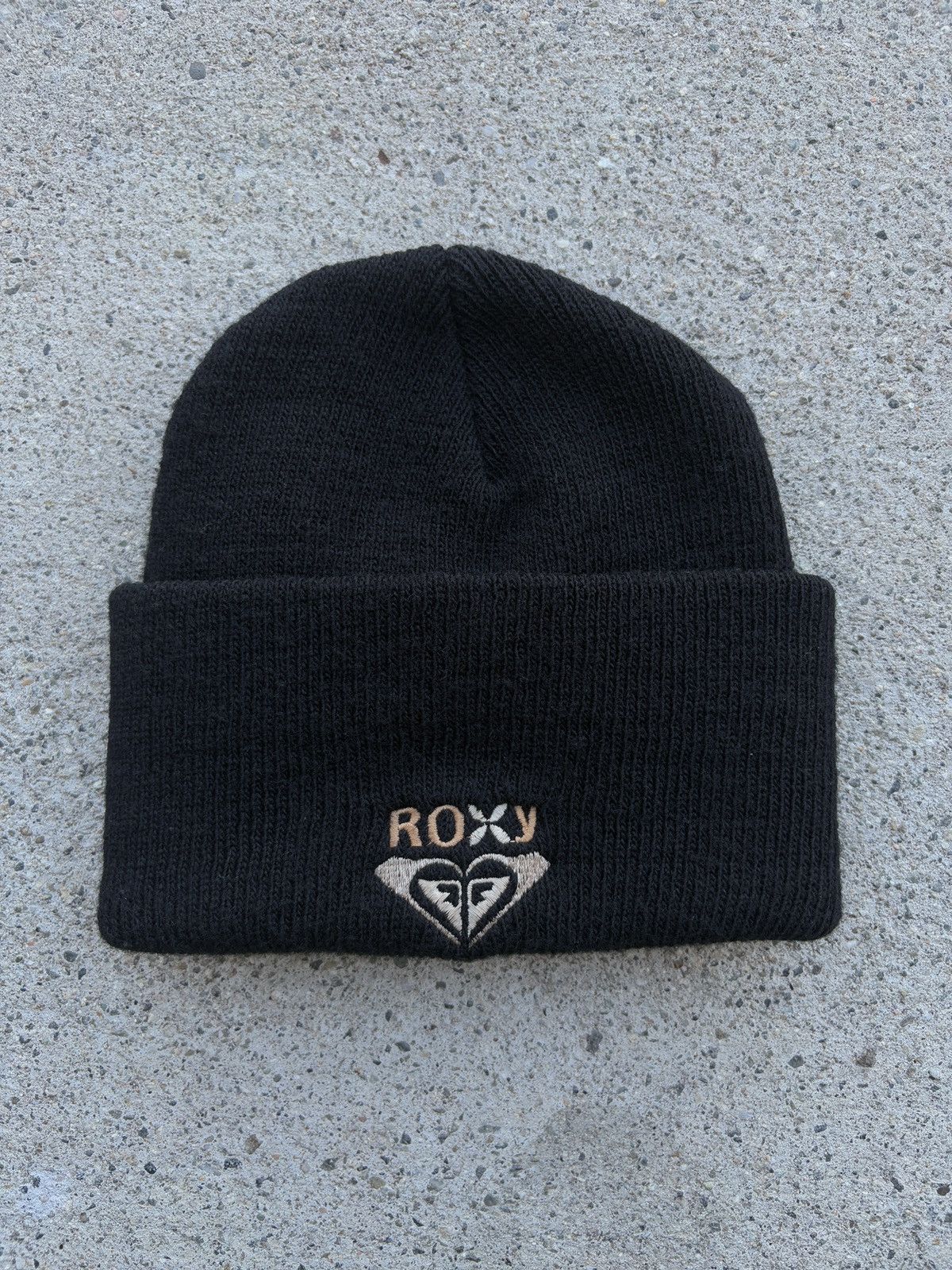 Quiksilver × Vintage Vintage 2000 Y2K Black/Tan Roxy Logo Embroidered Snow Beanie Size ONE SIZE - 1 Thumbnail