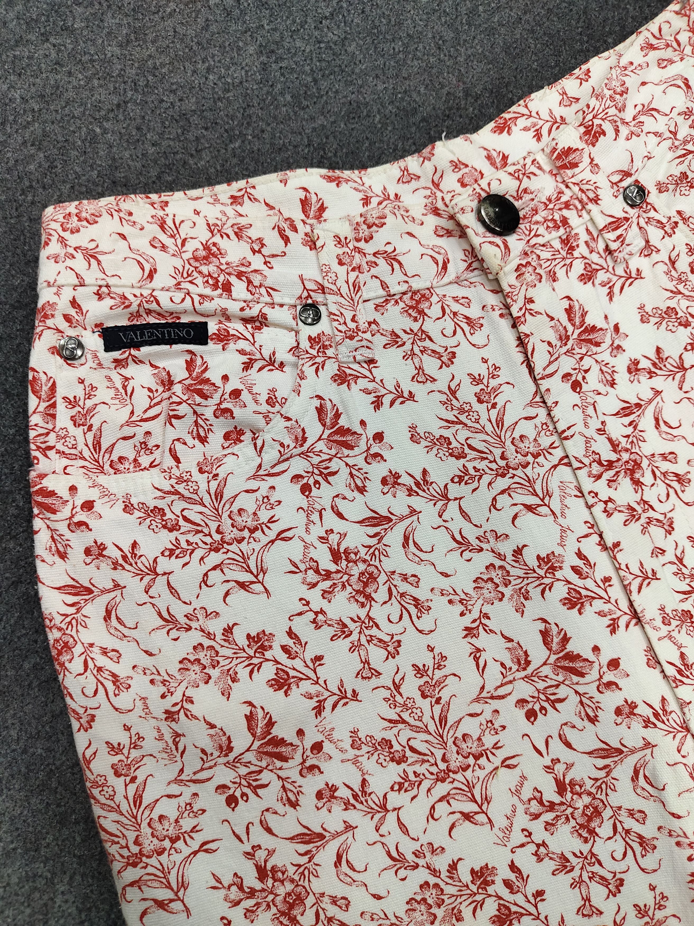 00s Valentino- Archive Y2K Red Toile Florals Print Jeans