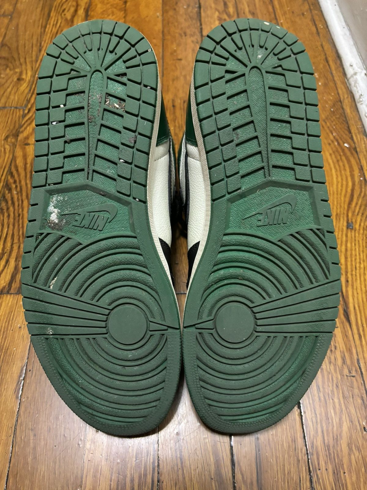 Jordan Brand × Nike Jordan 1 Pine Green Size US 11 / EU 44 - 5 Thumbnail