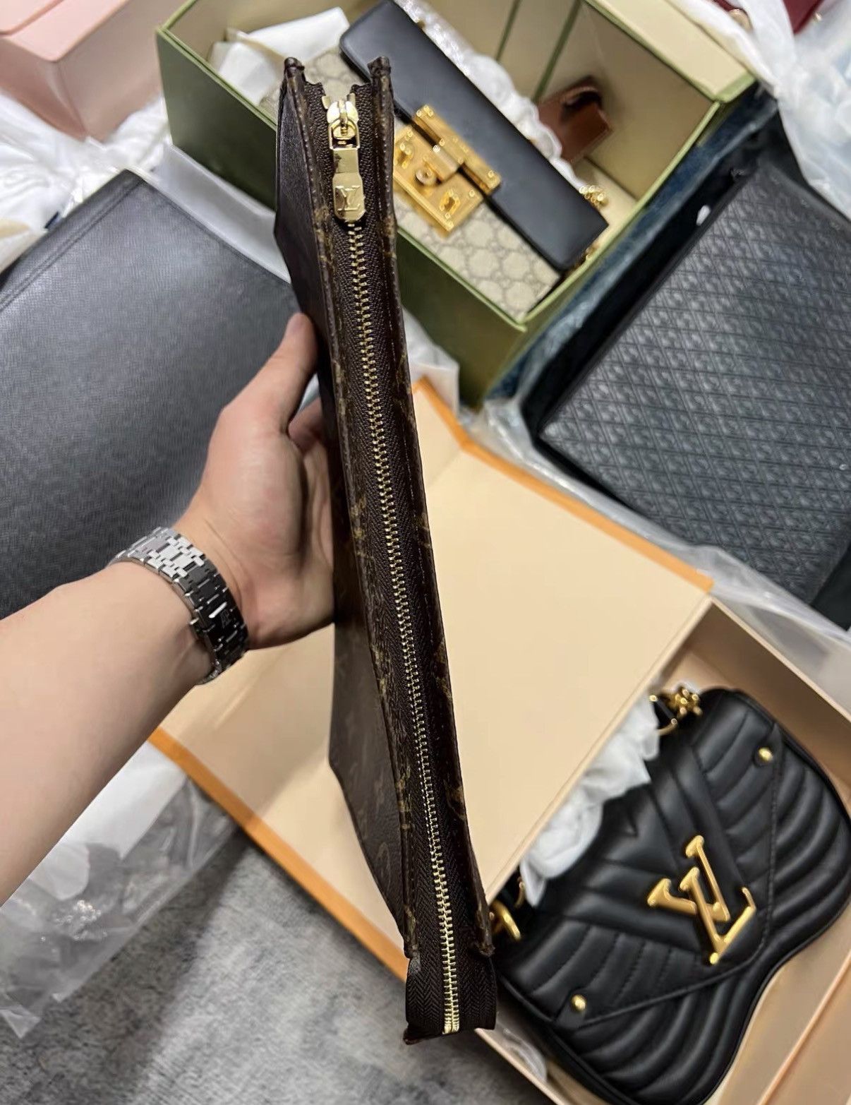 Louis Vuitton Louis Vuitton Monogram Pouch 26 J42 Size ONE SIZE - 4 Thumbnail