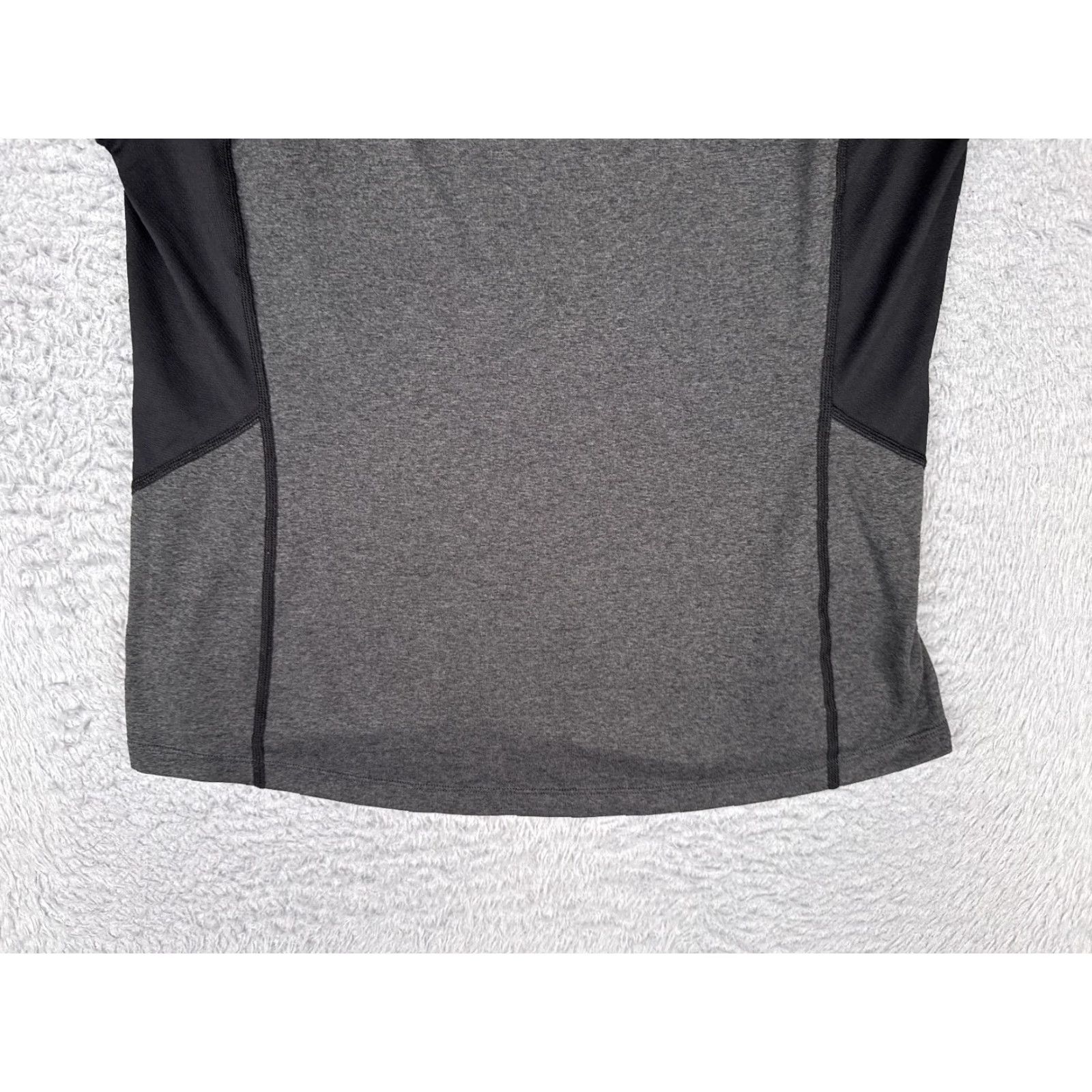The North Face The North Face Shirt Women Large Gray Short Sleeve V-Neck Polyester Flashdry Size L / US 10 / IT 46 - 5 Thumbnail