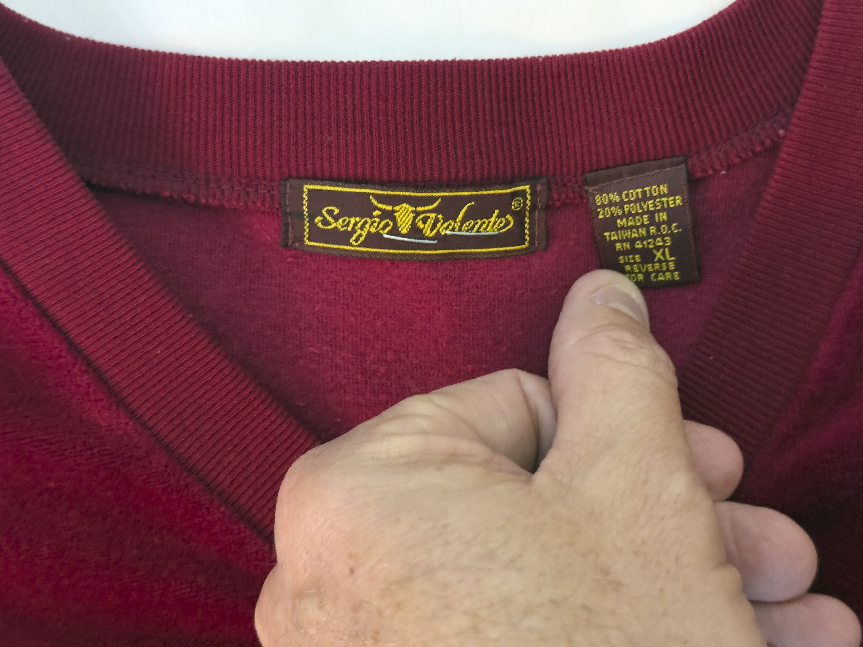 Other Vintage Sergio Valente Velour V-Neck Sweatshirt Burgundy Size US L / EU 52-54 / 3 - 6 Thumbnail