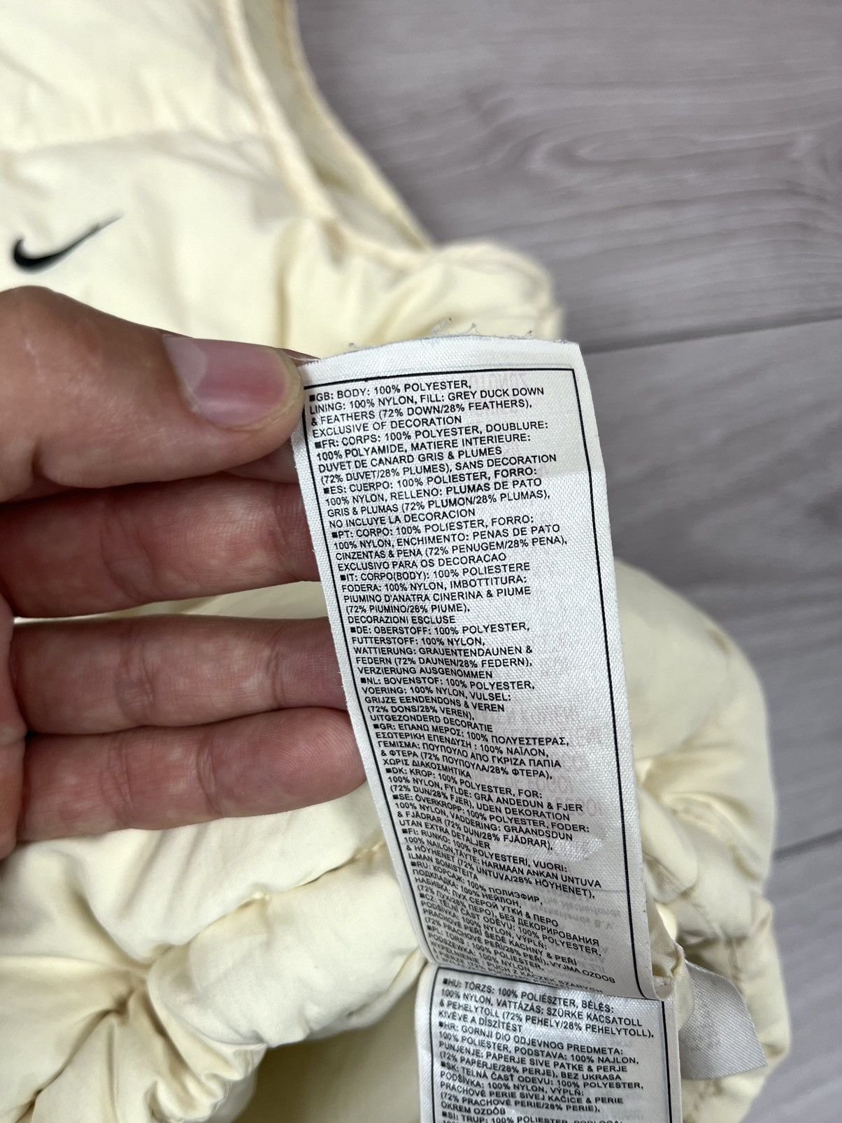 Nike Nike Vintage 00s Beige Puffer Down Vest Jacket Size US S / EU 44-46 / 1 - 10 Thumbnail