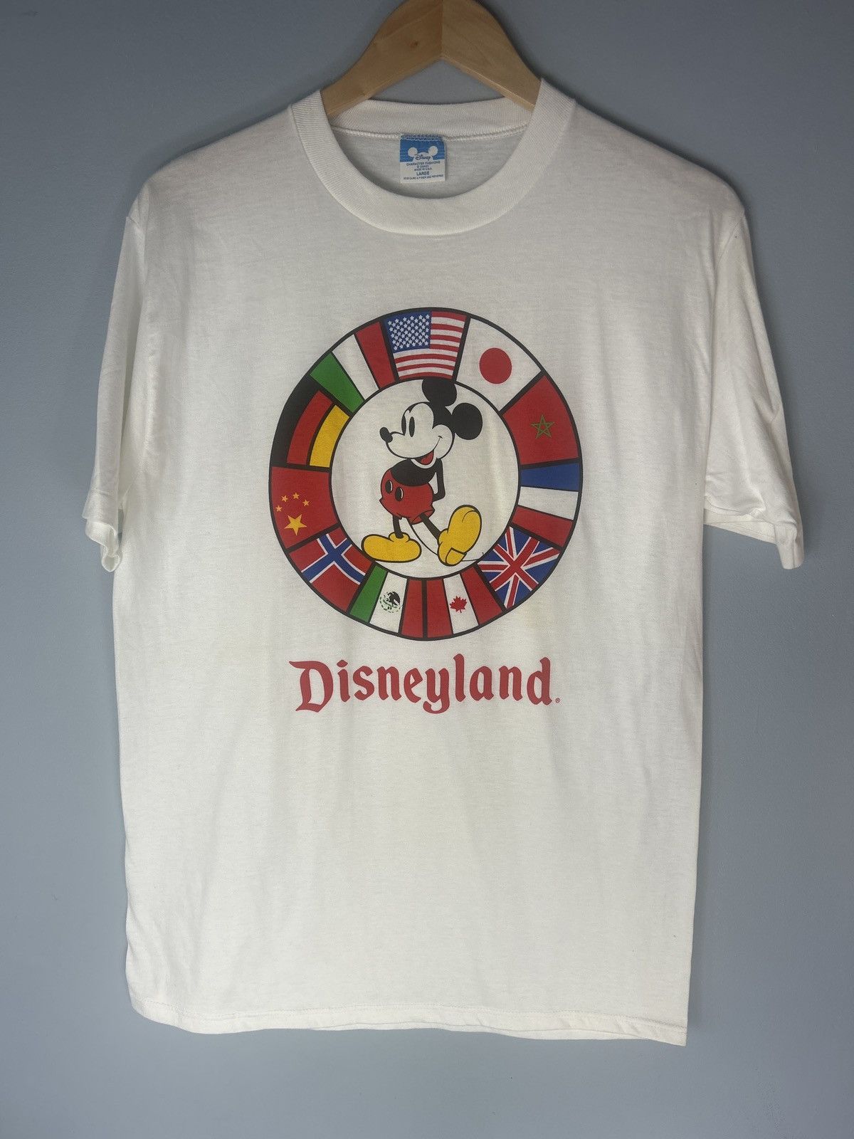 Disney Vintage 90s Mickey Mouse Disneyland International Tee Size US L / EU 52-54 / 3 - 1 Thumbnail
