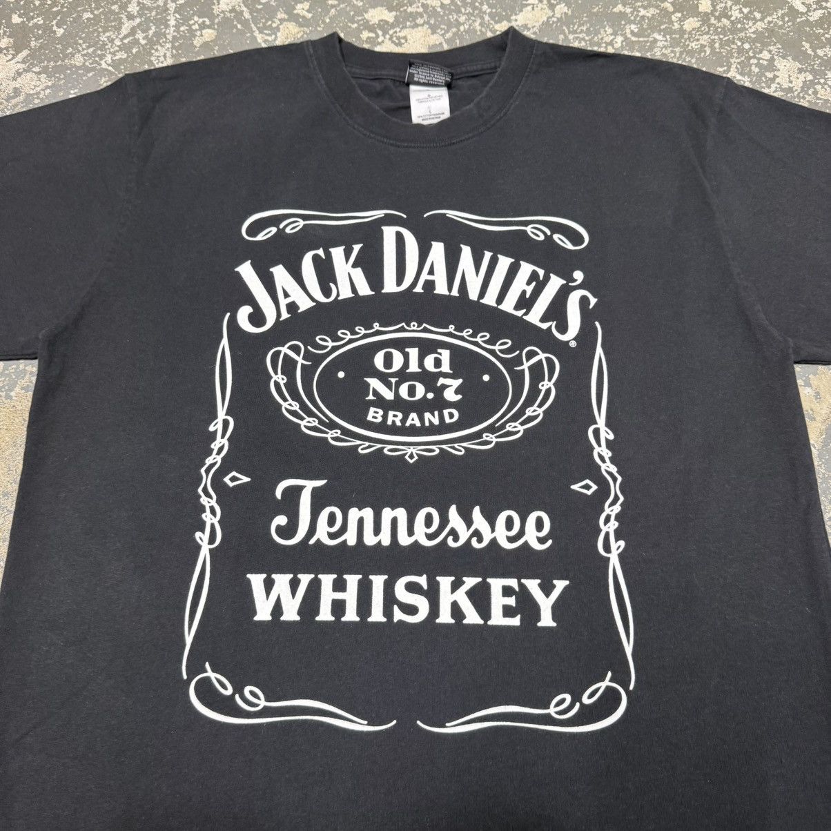 Vintage Vintage Jack Daniels Tennessee Whisky Graphic TShirt 2006 Size US L / EU 52-54 / 3 - 10 Thumbnail