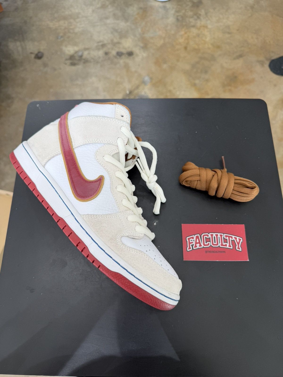 Nike Nike SB Dunk High Sail Bright Crimson Size 9.5 (2020) Size US 9.5 / EU 42-43 - 11 Thumbnail