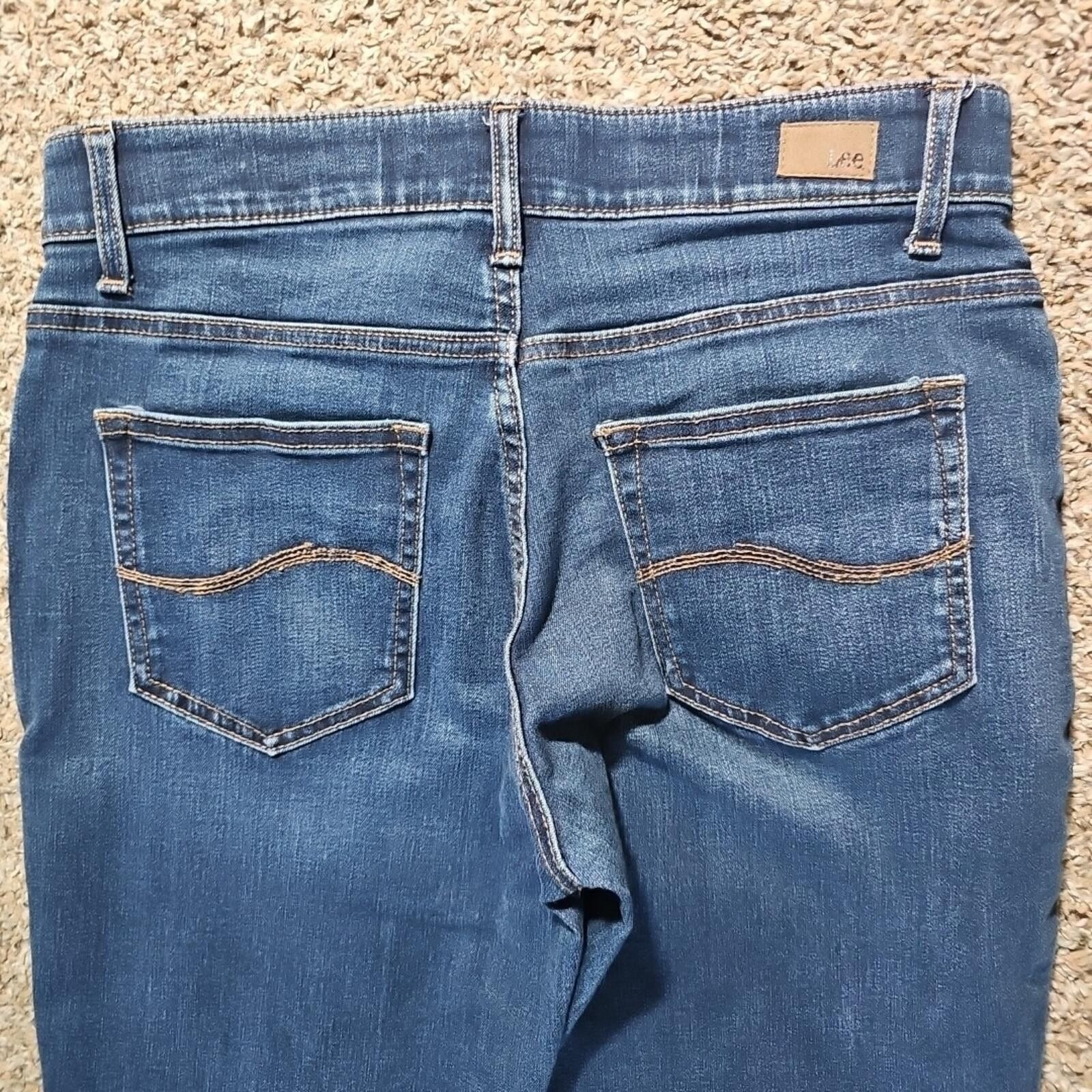 Lee Lee Regular Straight MidRise Flex Motion 8 Jeans Floral Size 30" / US 8 / IT 44 - 8 Thumbnail