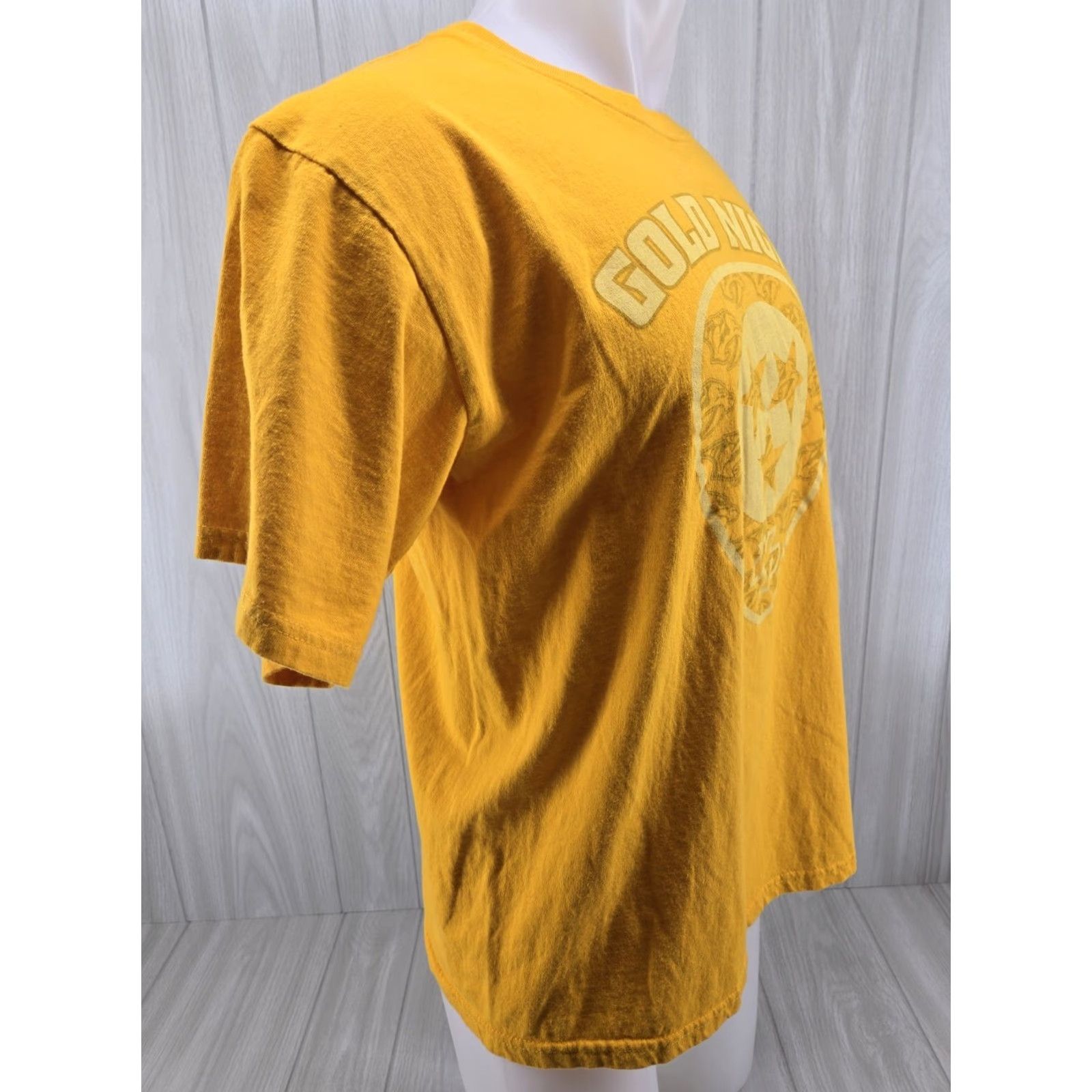Vintage Nashville Predators NHL Yellow T-shirt Large Night Men L Yellow Night 90s? Size US L / EU 52-54 / 3 - 6 Thumbnail