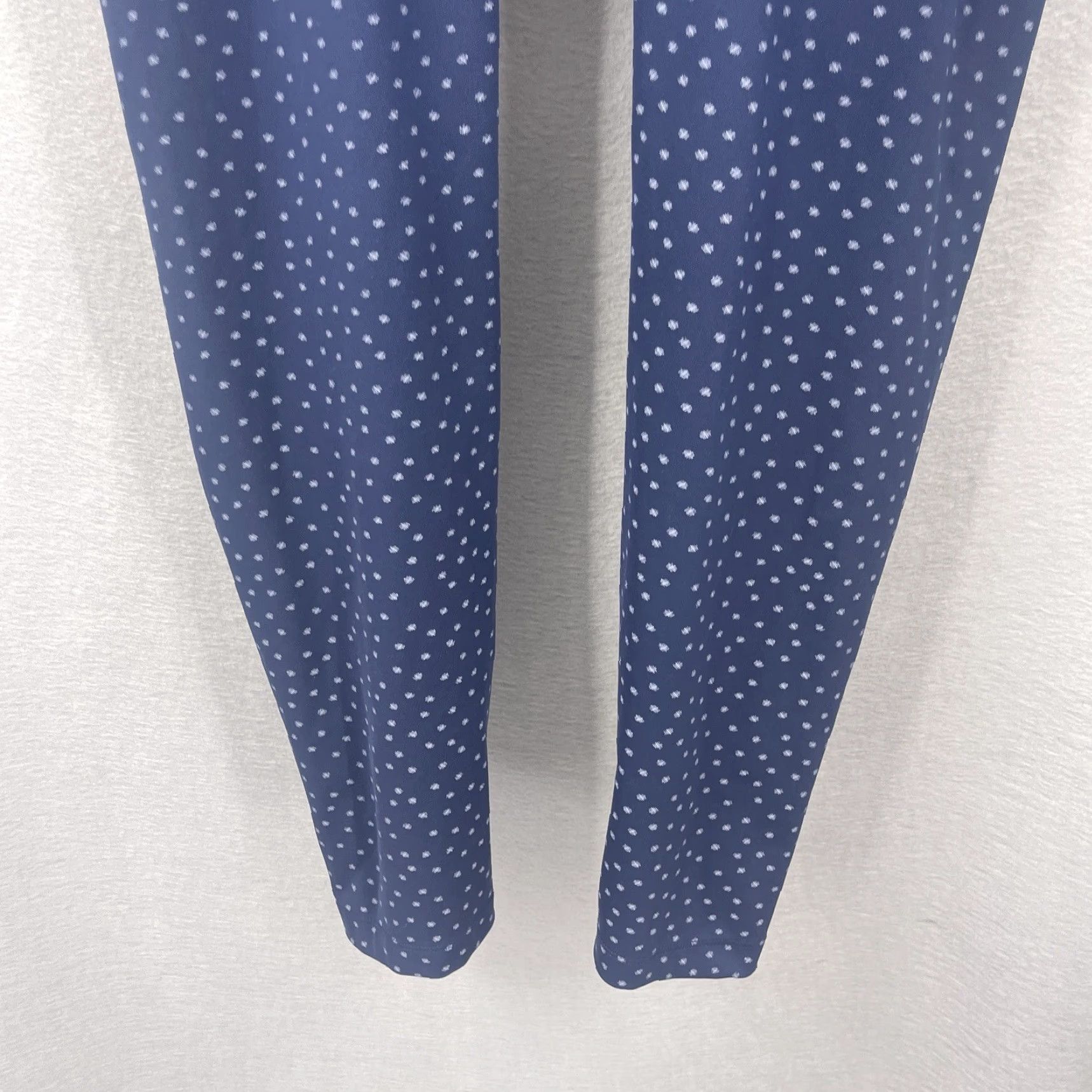 Nike Nike Yoga Pants Womens Large Blue Polka Dot Stretch Athleisure Yoga Dots Twist 7/8 Pants Mens, Womens, Girls, Boys (adjusted) Size 36" / US 14 / IT 50 - 6 Thumbnail