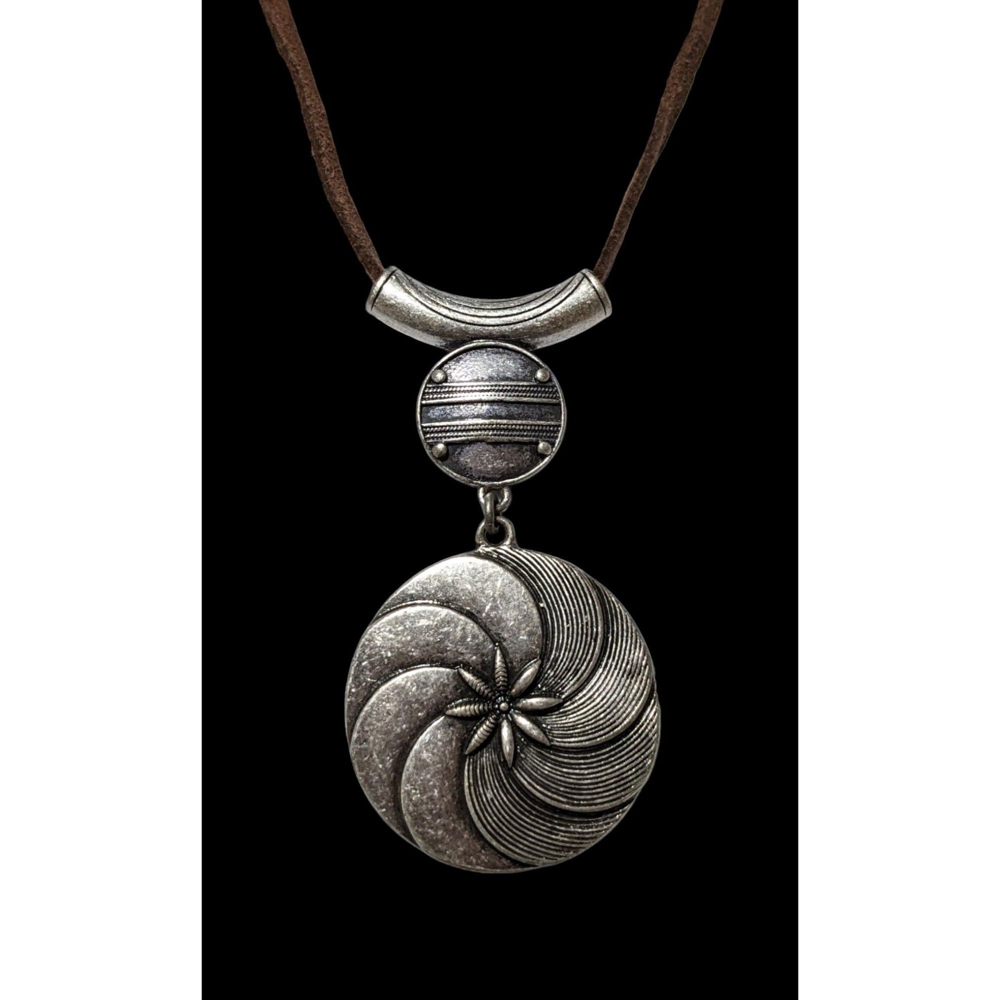 Other Axcess Liz Claiborne Modern Floral Swirl Necklace Size ONE SIZE - 1 Thumbnail