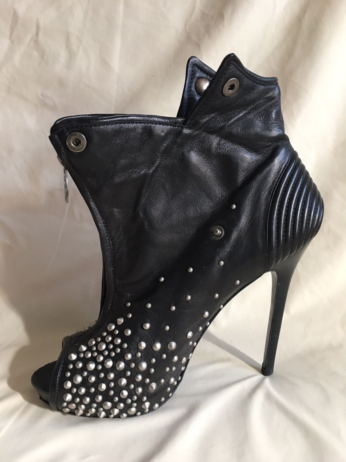 Alexander McQueen Alexander McQueen Leather Studded Faithful Skull Ankle Boots Size US 11 / IT 41 - 7 Thumbnail