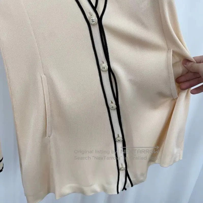 Chanel Chanel Beige Long Sleeve Knit Cardigan . Size S / US 4 / IT 40 - 5 Thumbnail