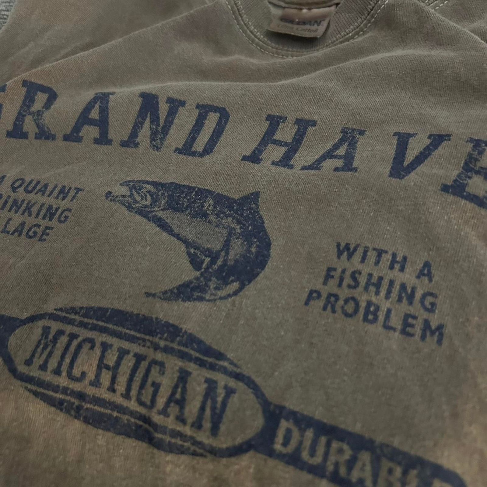 Gildan (XL) GILDAN Dyed Fitted Tee “Grand Haven Michigan” Size US XL / EU 56 / 4 - 1 Thumbnail