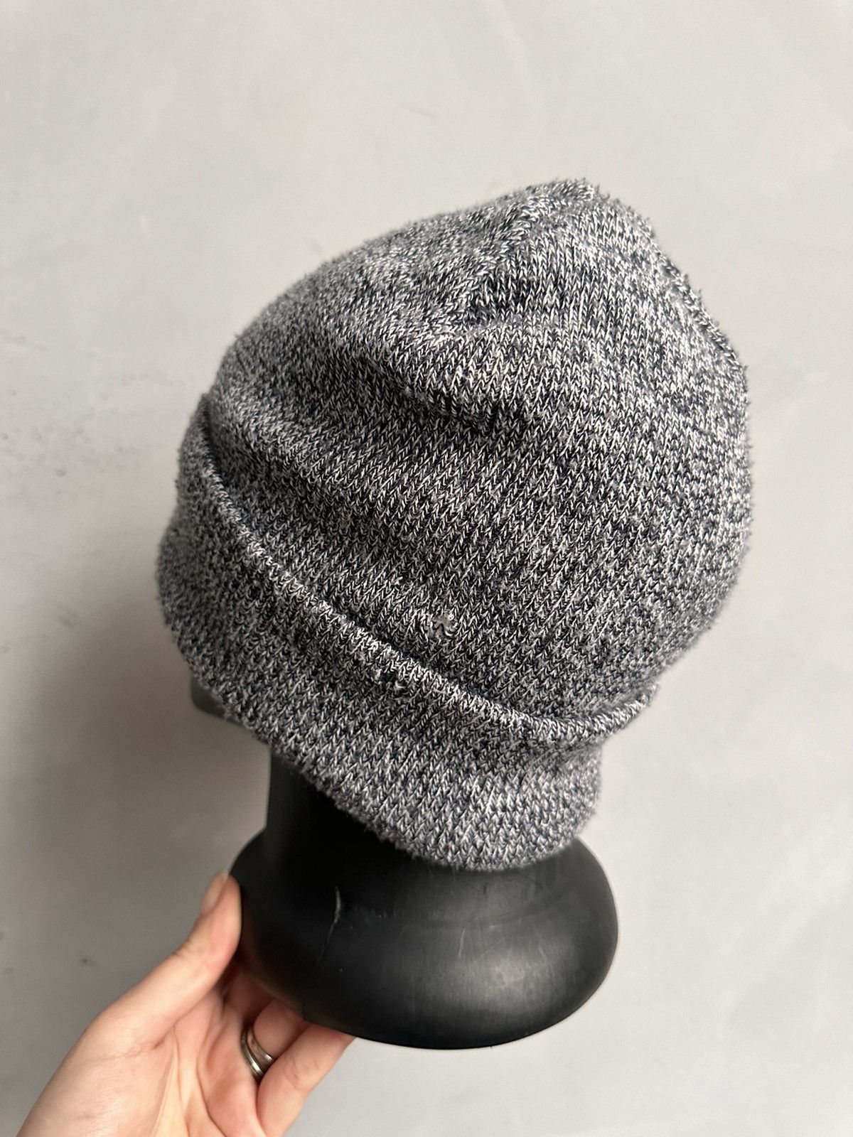 Carhartt Wow 😻 White Beanie Carhartt Y2K Streetwear Outdoor Arcteryx Size ONE SIZE - 2 Thumbnail
