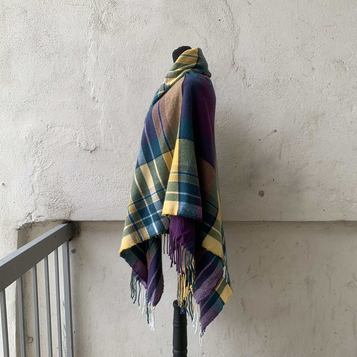 Vivienne Westwood Vivienne Westwood Archieves Tartan Ponchos/cape Size US L / EU 52-54 / 3 - 5 Thumbnail