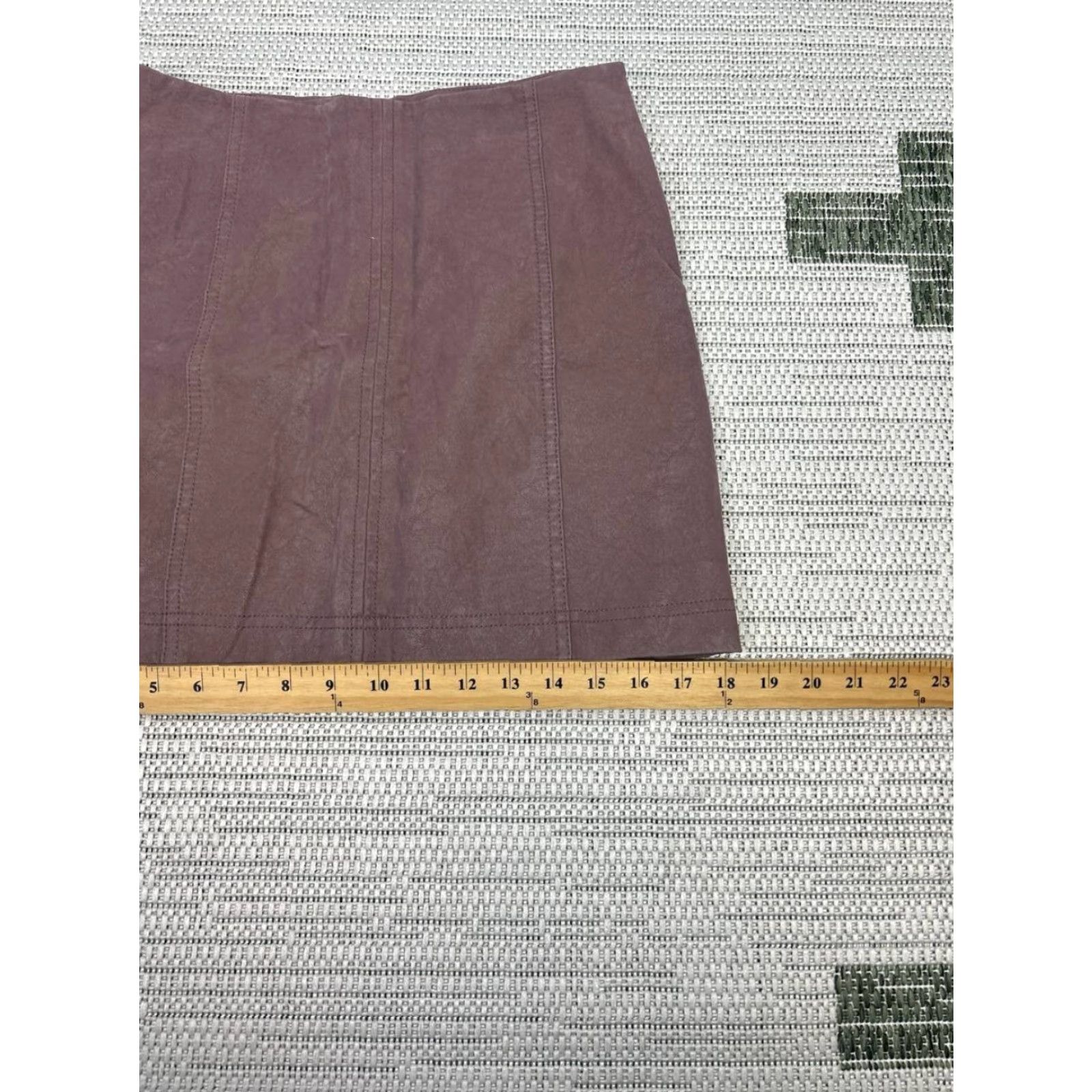 Free People Free People Skirt Womens 2 Purple Vegan Suede Mini Back Zip Straight And Pencil Size 26" / US 2 / IT 38 - 4 Thumbnail