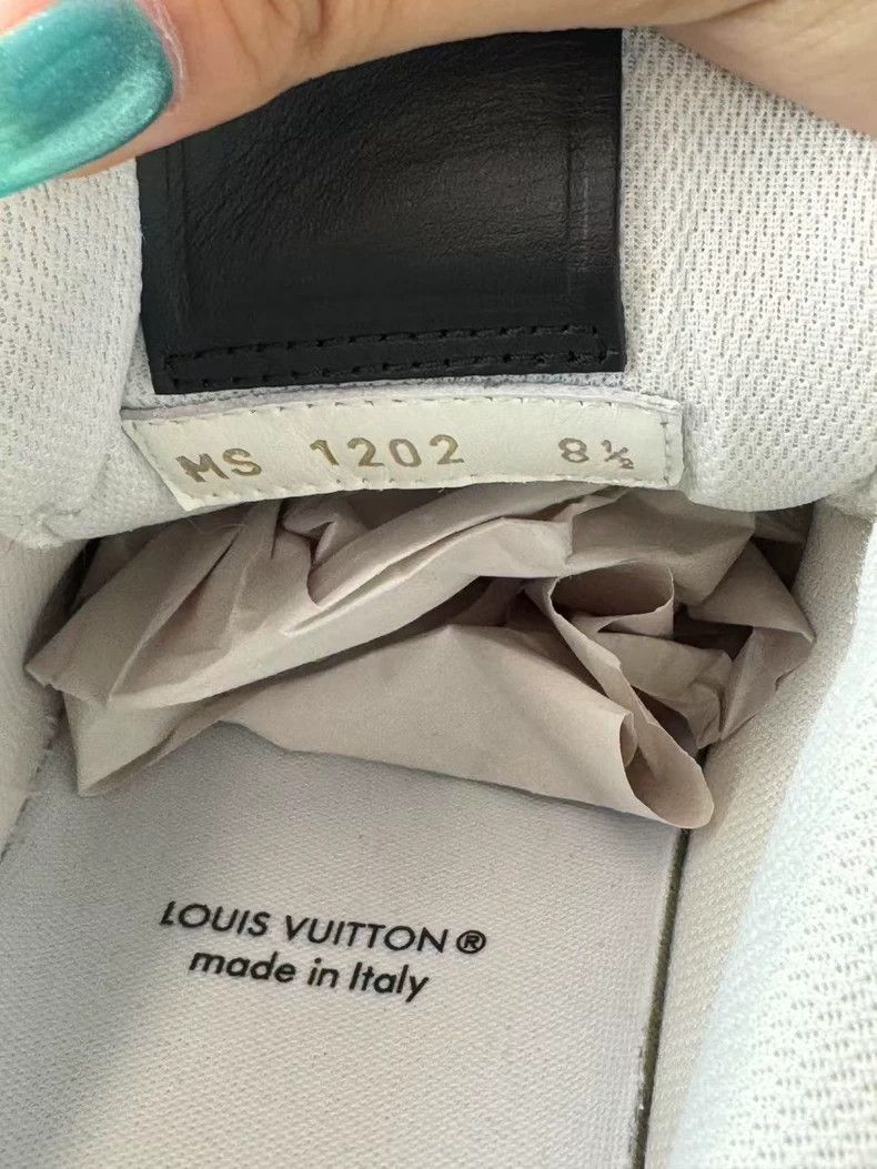 Louis Vuitton Louis Vuitton Black and white emboss presbyopic trainer sn Size US 9.5 / EU 42-43 - 6 Thumbnail