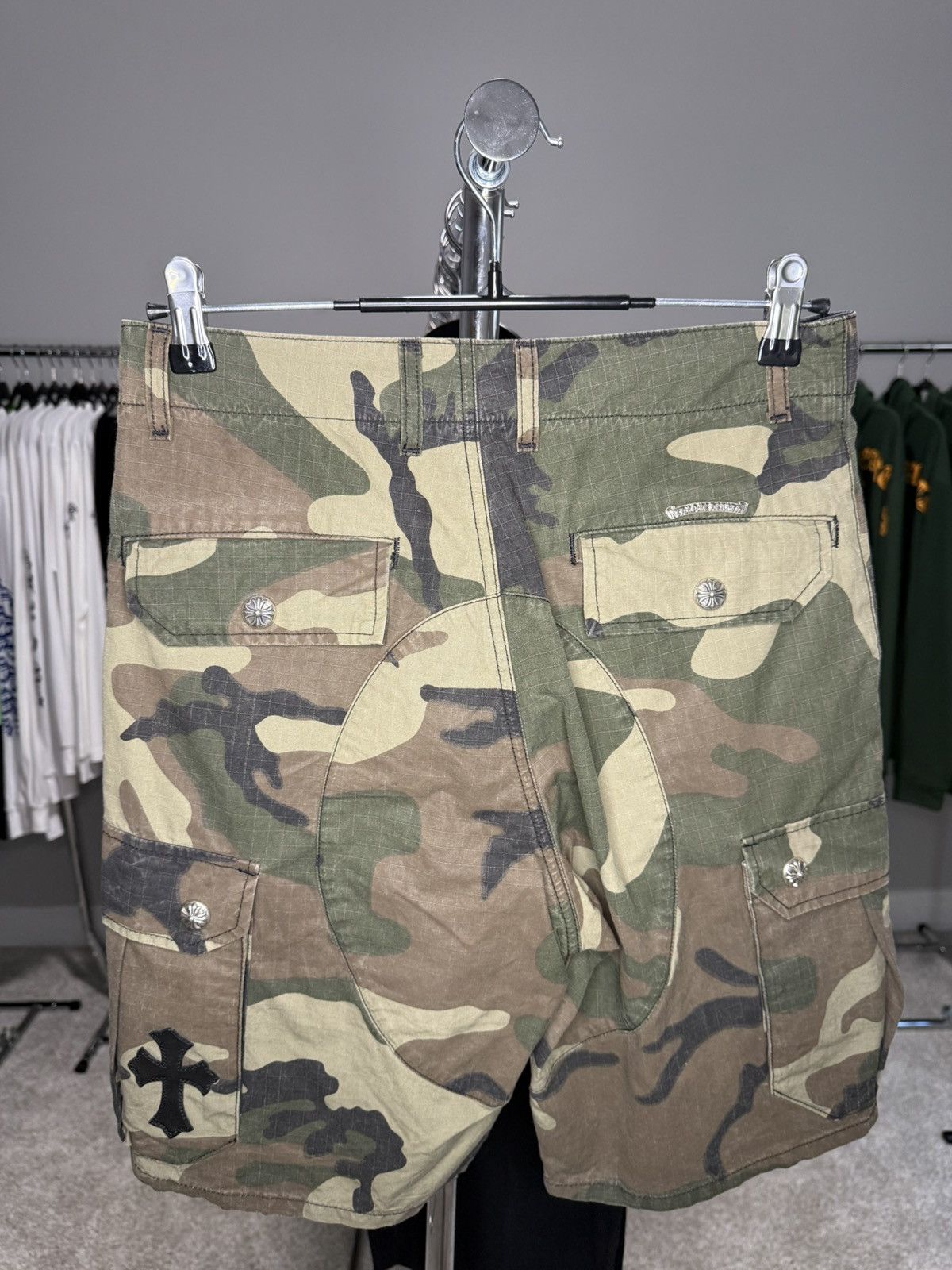 Chrome Hearts Chrome Hearts Camo Cross Patch Devil Dog Shorts Size US 29 - 2 Thumbnail