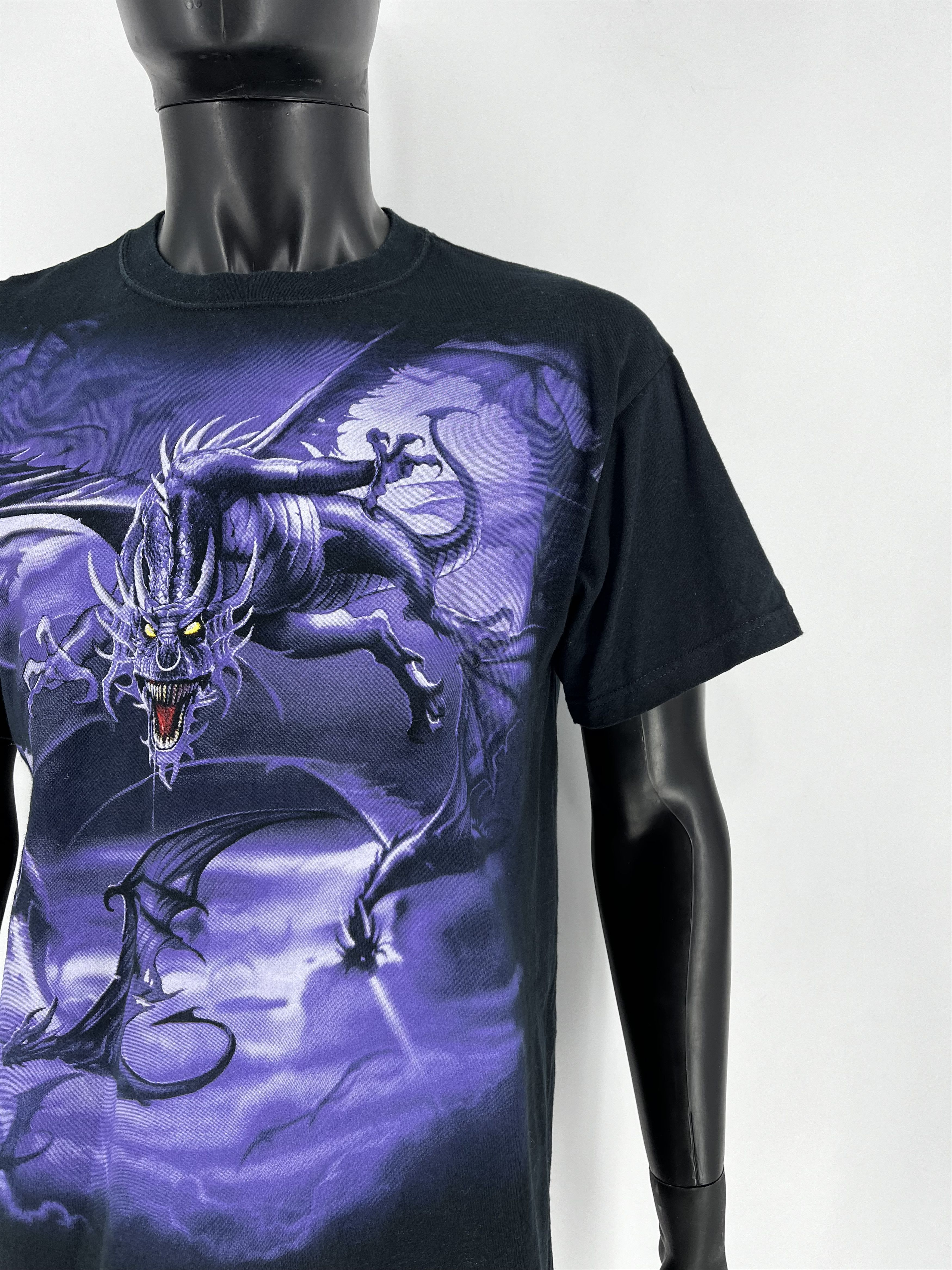 Liquid Blue × Universal Studios × Vintage Liquid Blue Vintage Dragon Shirt Men Gothic Graphic Tee 2002 Size US L / EU 52-54 / 3 - 6 Thumbnail