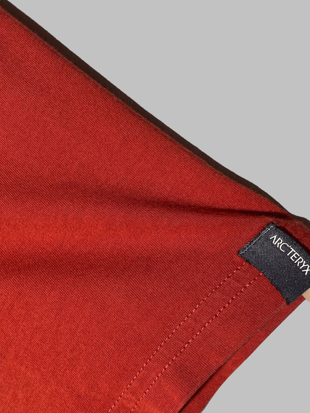 Arc'teryx 🔥 ARC’TERYX RED TEE MINIMAL LOGO TECH GORPCORE STAPLE Size US M / EU 48-50 / 2 - 8 Thumbnail