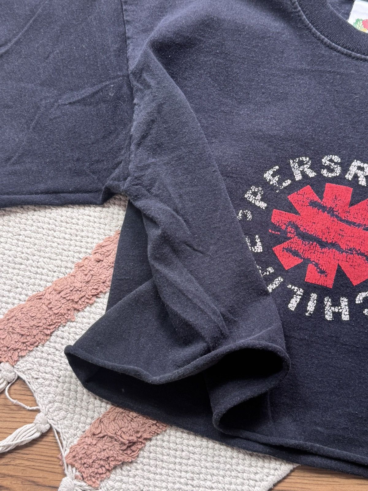Band Tees VINTAGE RED HOT CHILI PEPPERS CROPPED TEE SHIRT Size S / US 4 / IT 40 - 8 Thumbnail