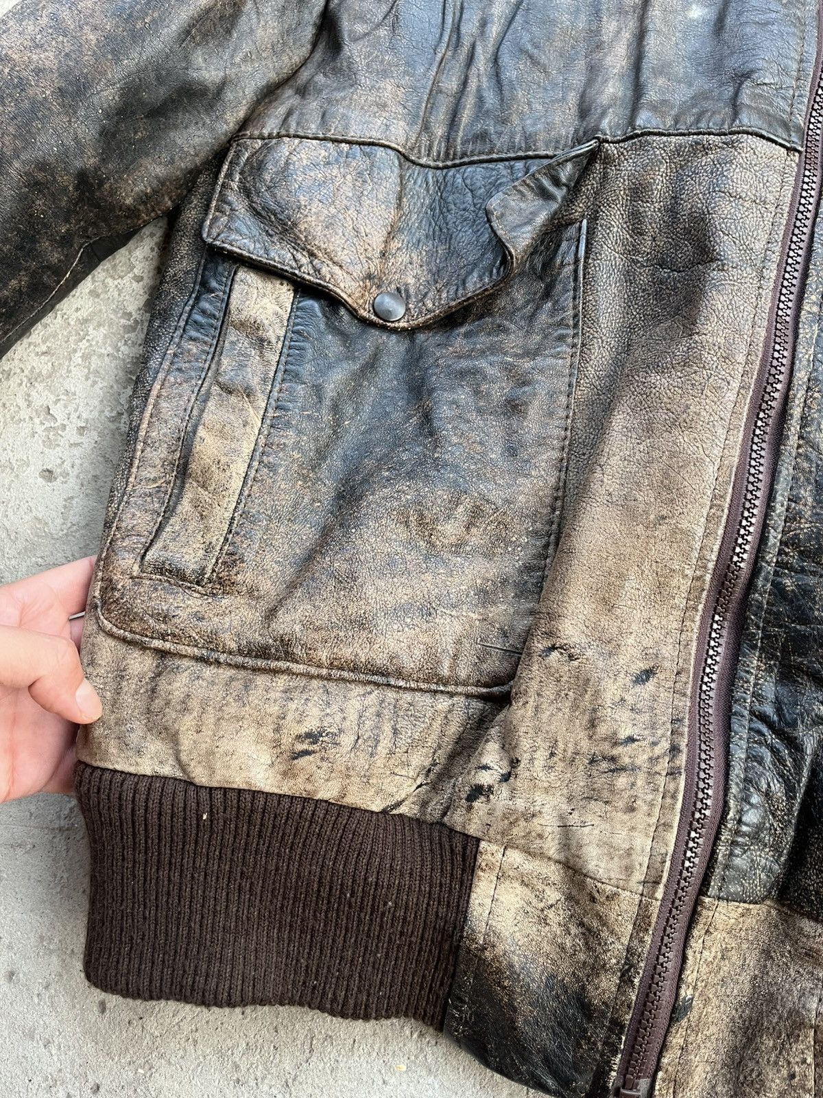 If Six Was Nine × Le Grande Bleu (L.G.B.) Thrashed Sun Faded Distressed Vintage Leather Bomber Jacket Size US M / EU 48-50 / 2 - 9 Thumbnail