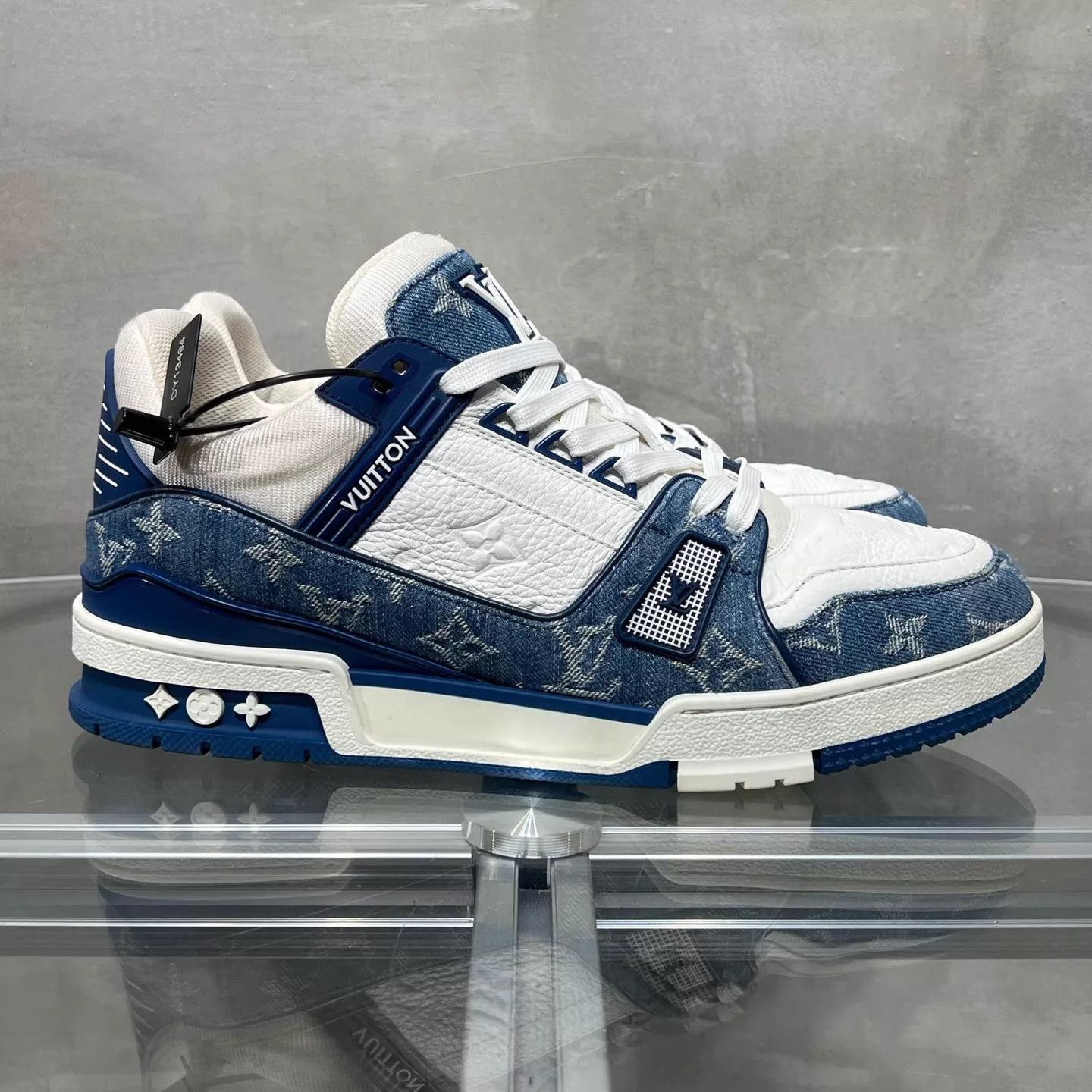 Louis Vuitton LV Trainer White Blue Denim UK8.5/42.5 Size US 9.5 / EU 42-43 - 4 Thumbnail