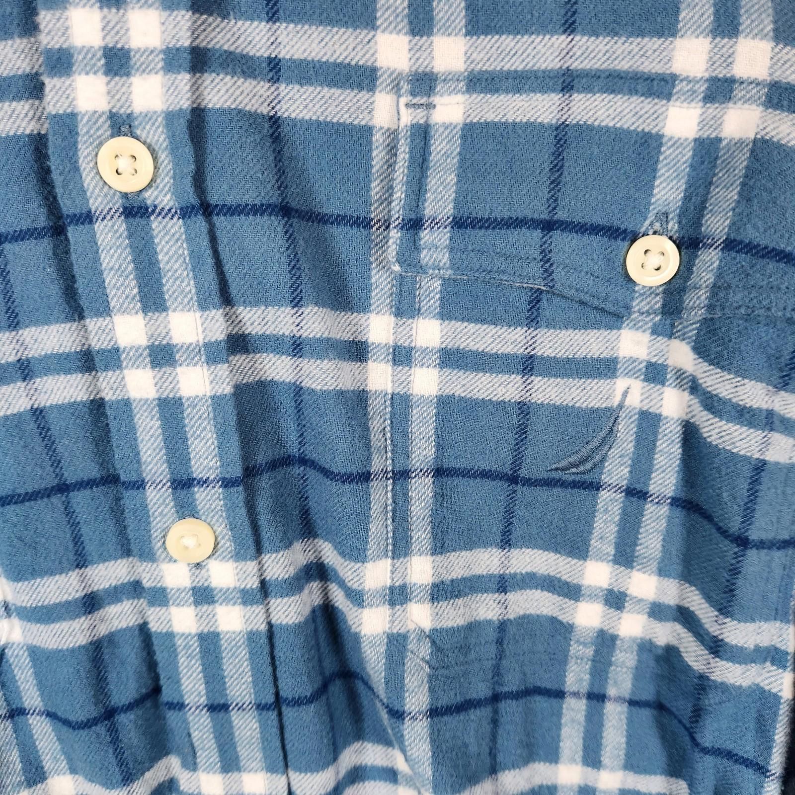 Nautica Nautica Classic Fit Blue Plaid Flannel Shirt Size Medium Size US M / EU 48-50 / 2 - 3 Thumbnail