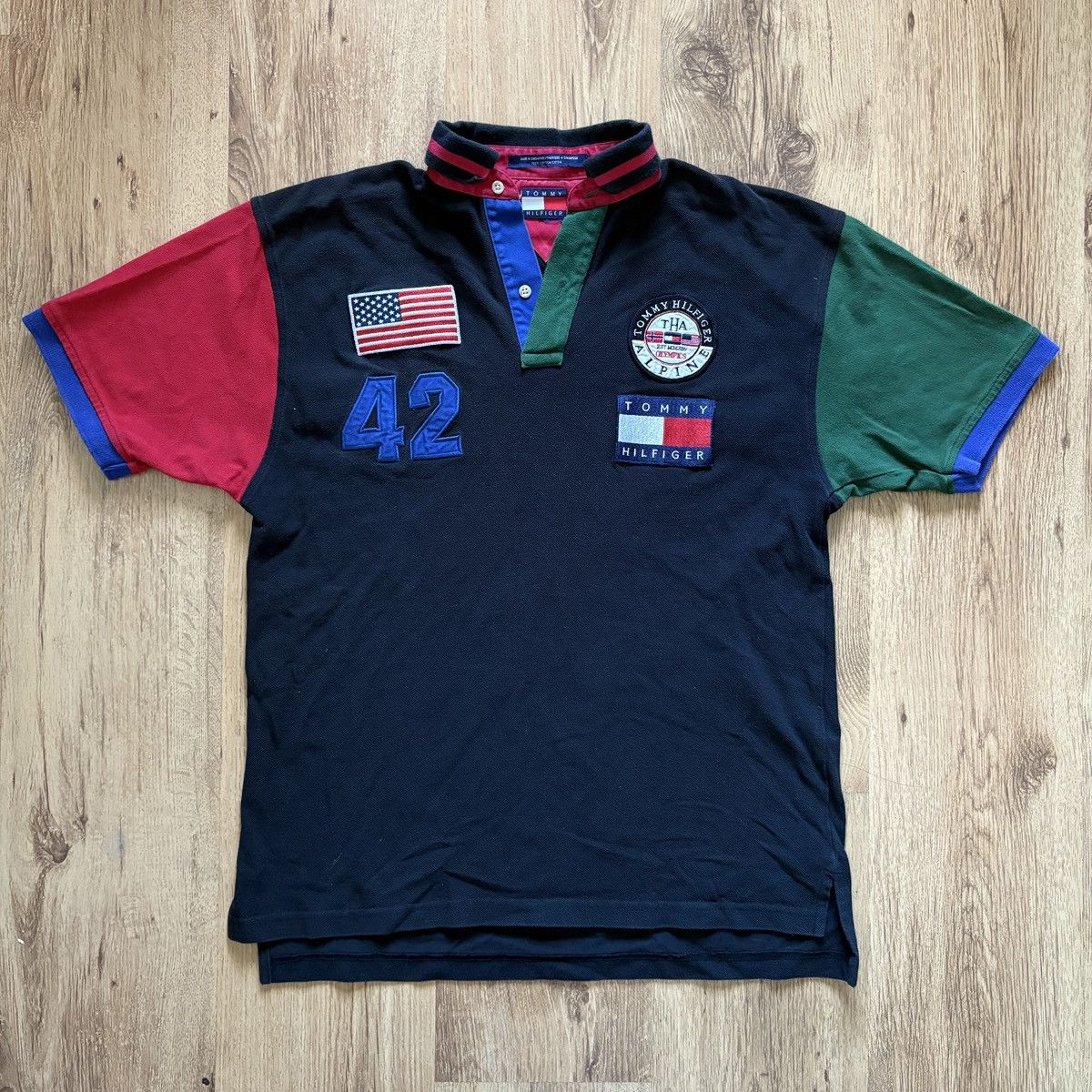 Tommy Hilfiger Vintage 90s y2k multicolour Tommy Hilfiger Alpine Gear Polo Size US M / EU 48-50 / 2 - 1 Thumbnail