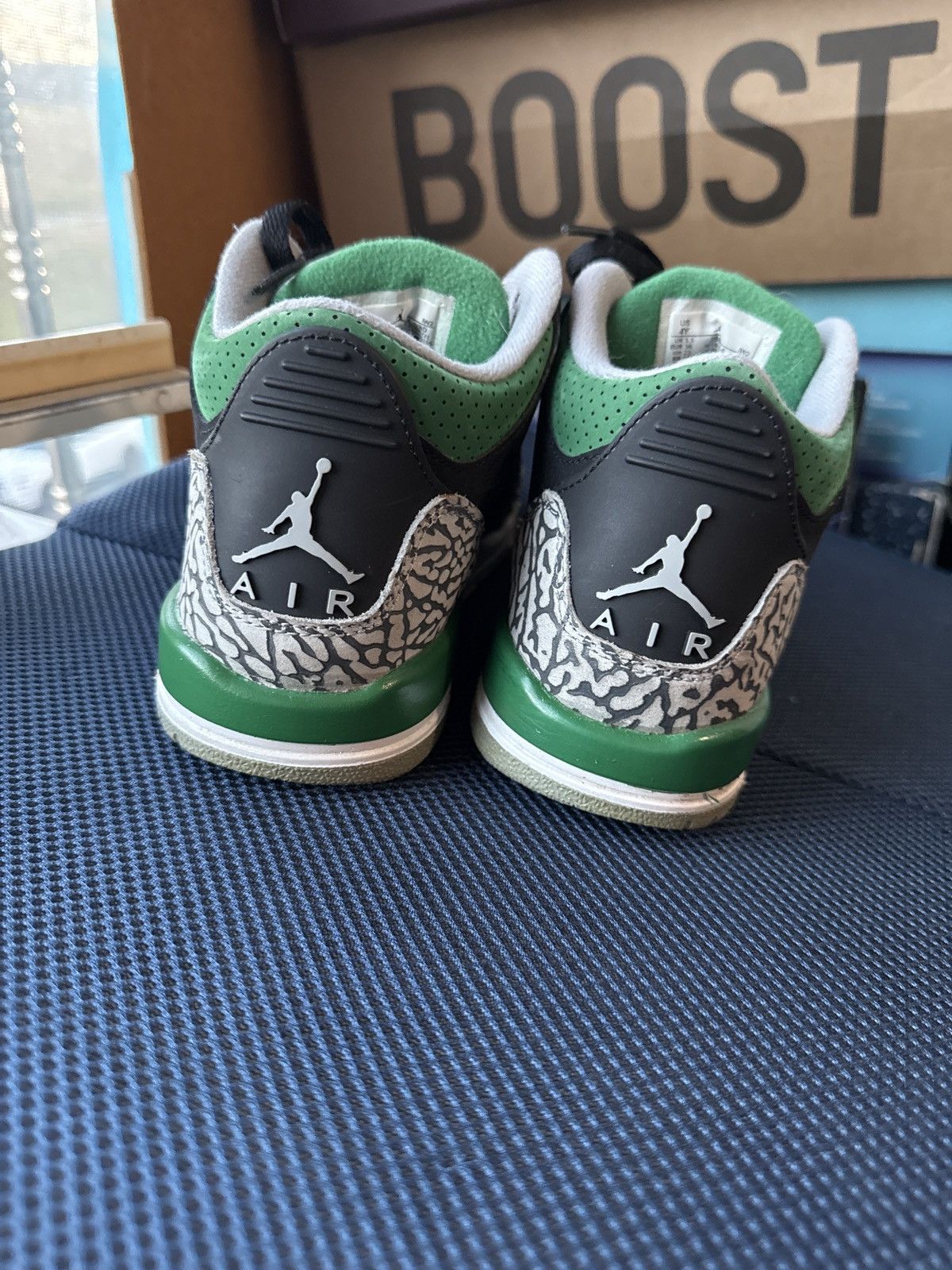 Jordan Brand Air Jordan 3 Retro GS 'Pine Green' Size US 5 / EU 37 - 5 Thumbnail