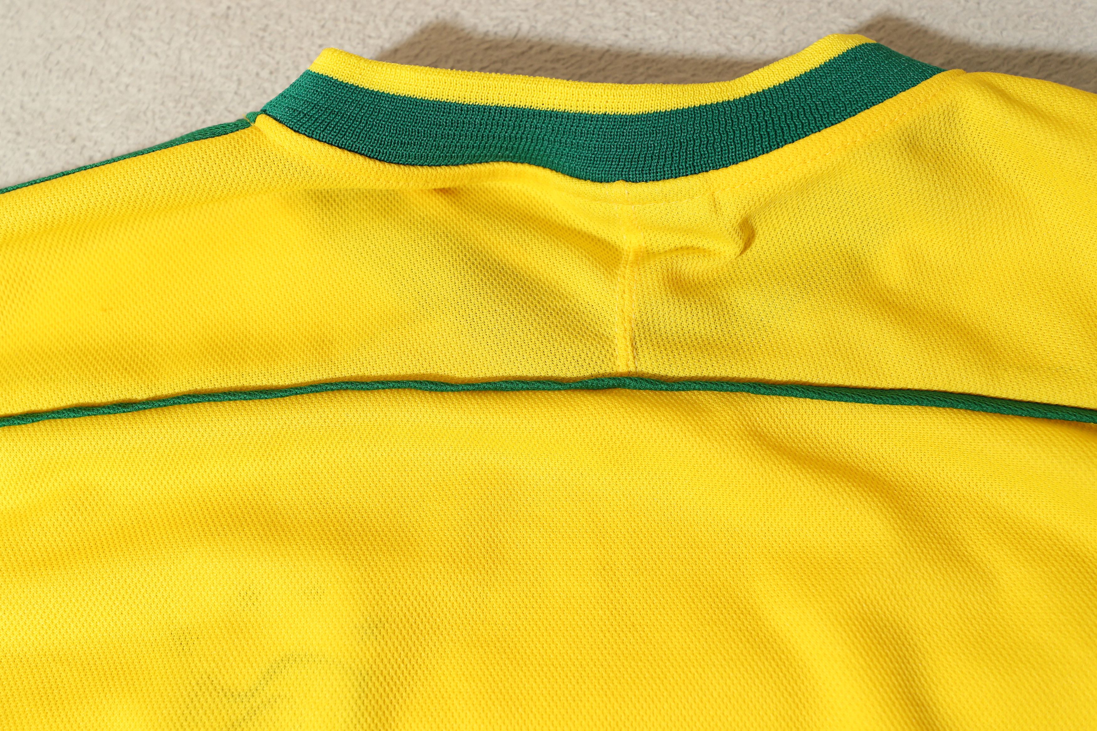 Vintage Vintage Lambra Brazil Soccer Jersey (L) Size US L / EU 52-54 / 3 - 10 Thumbnail