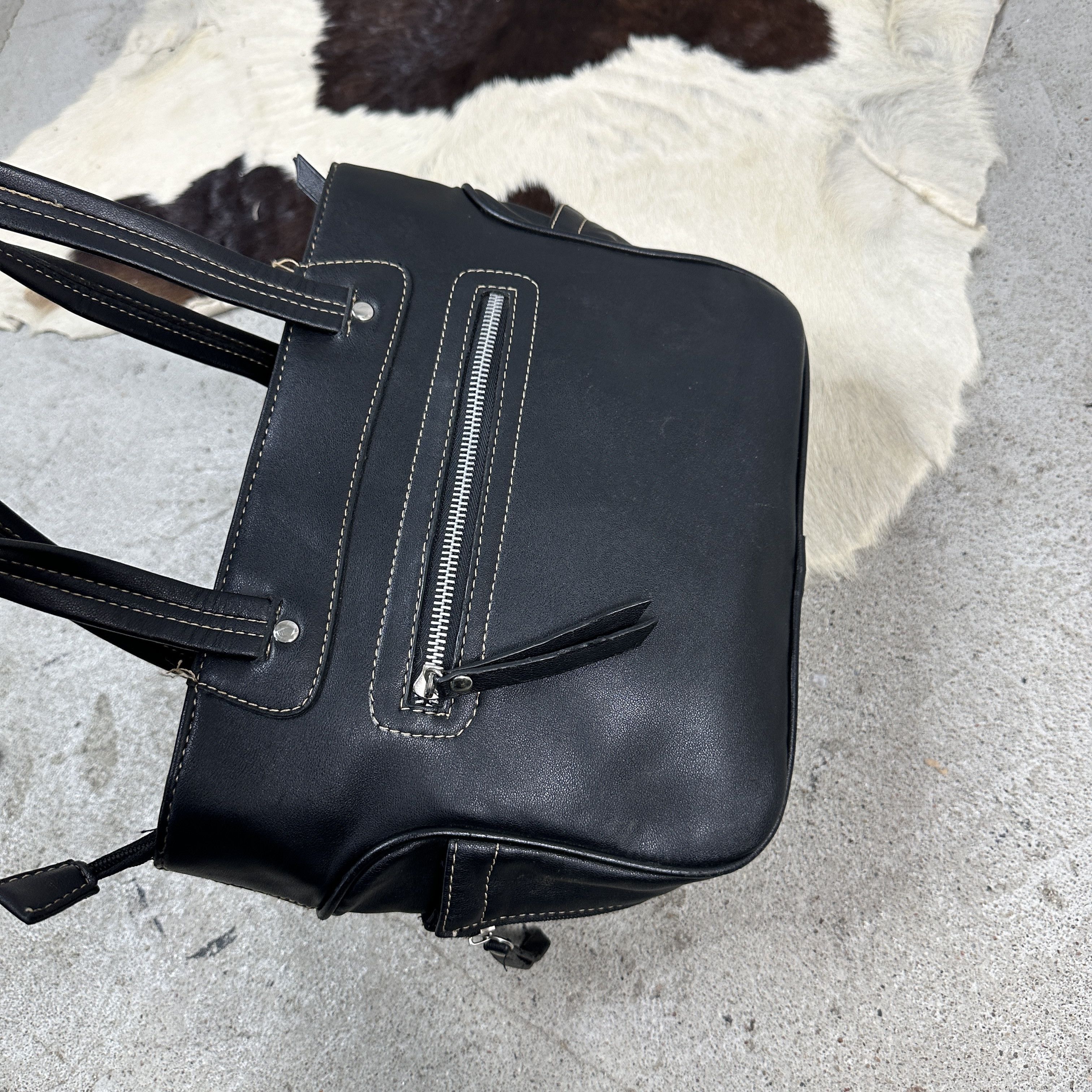 Vintage Vintage Y2K Avant Garde Archive Embossed 00s Shoulder Bag Size ONE SIZE - 5 Thumbnail