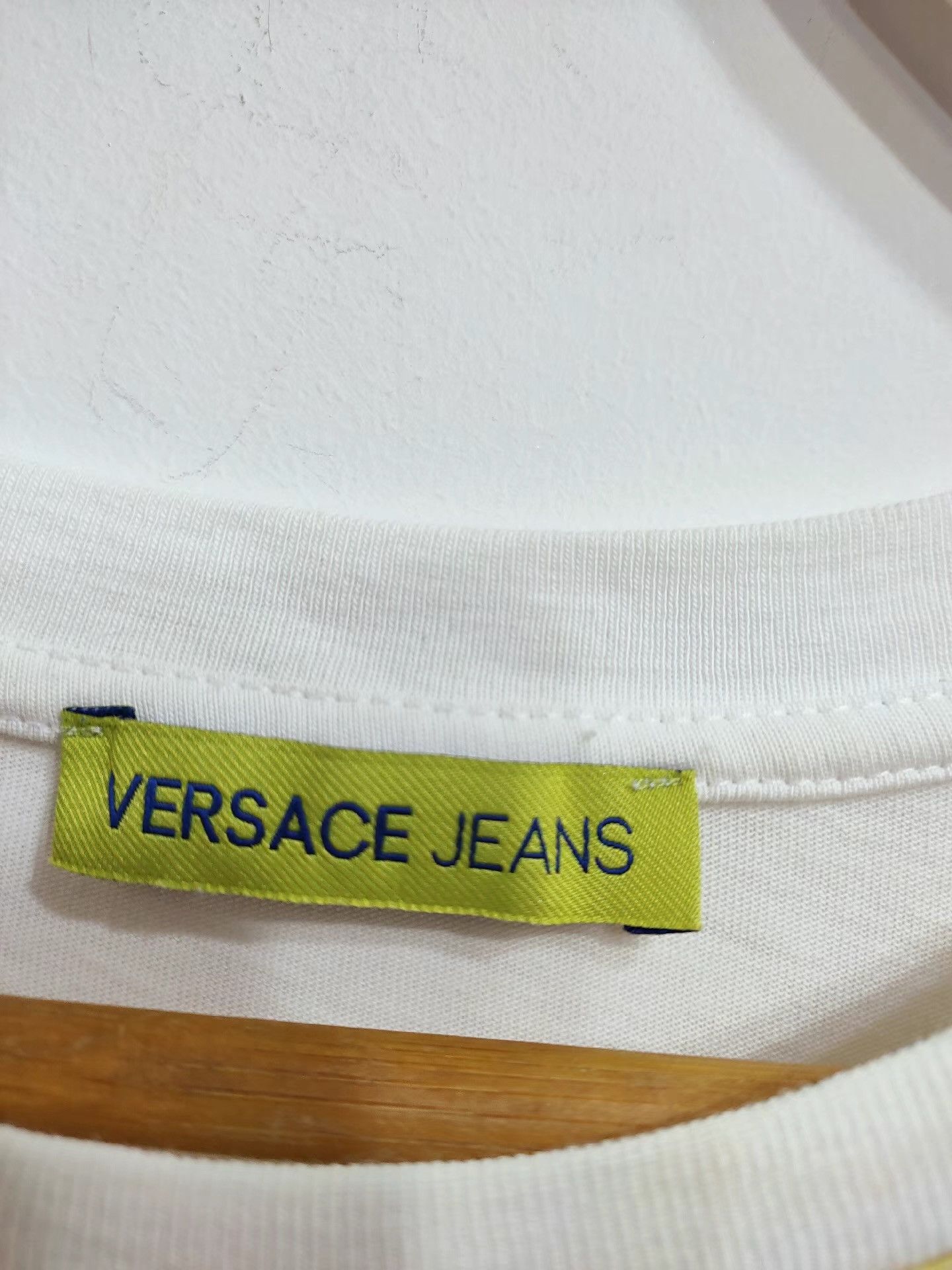 Versace Versace Men's White Short Sleeve T-shirt K29 Size US XL / EU 56 / 4 - 4 Thumbnail