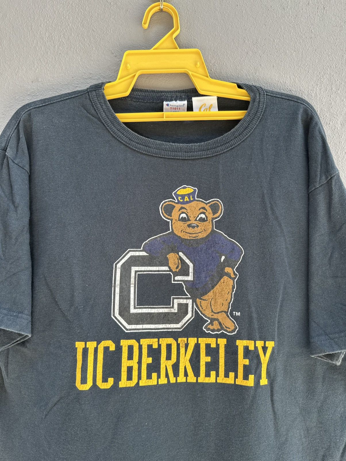 Champion Vintage Champion Cal Uc Berkeley Faded Usa Tee Size US L / EU 52-54 / 3 - 2 Thumbnail