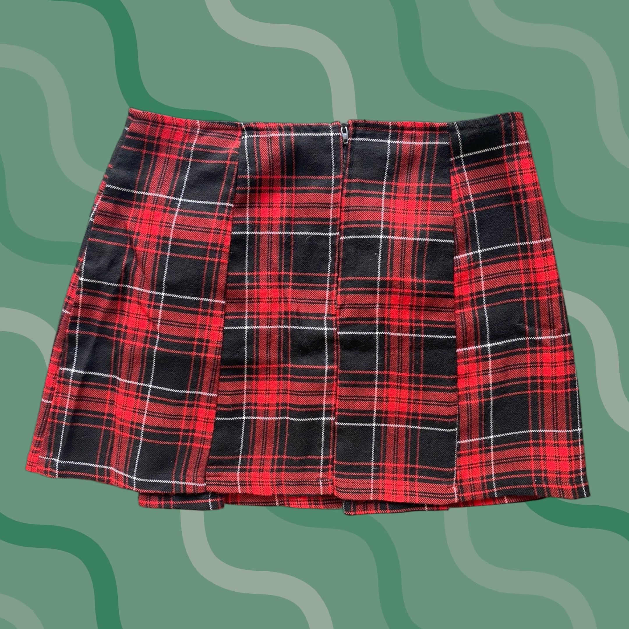Lip Service VINTAGE Lip Service Los Angeles MEDIUM Red Black Plaid Mini Skirt Made In USA Size 32" / US 10 / IT 46 - 1 Thumbnail