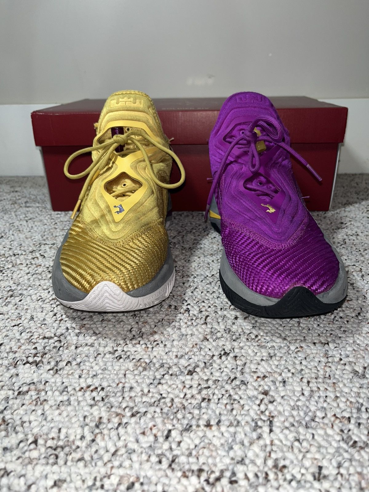 Nike Lebron Soilder 14 Purple Gold Size US 8.5 / EU 41-42 - 3 Thumbnail