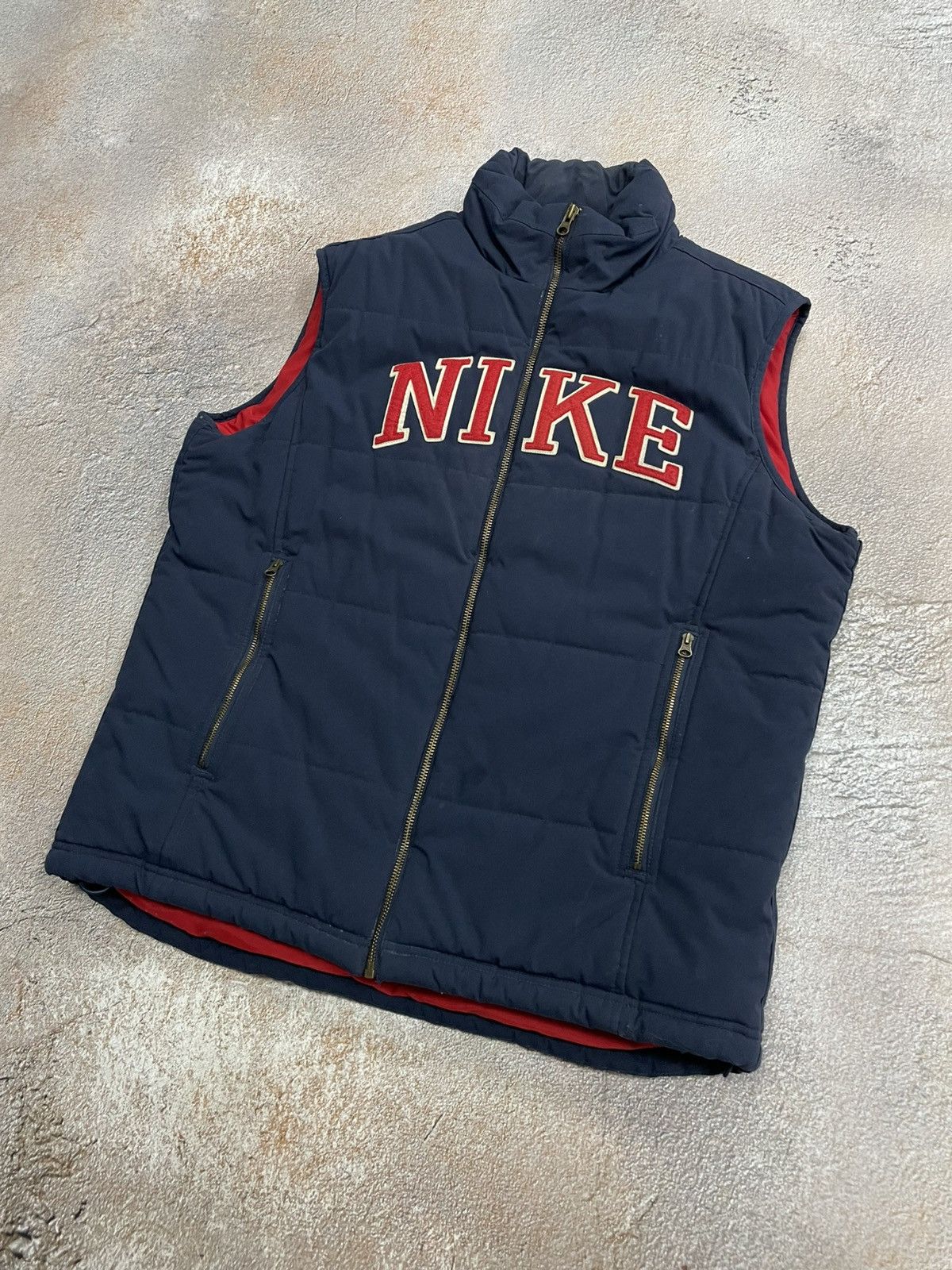 Nike Vintage Nike Big Center Logo Puffer Vest Size US M / EU 48-50 / 2 - 2 Thumbnail