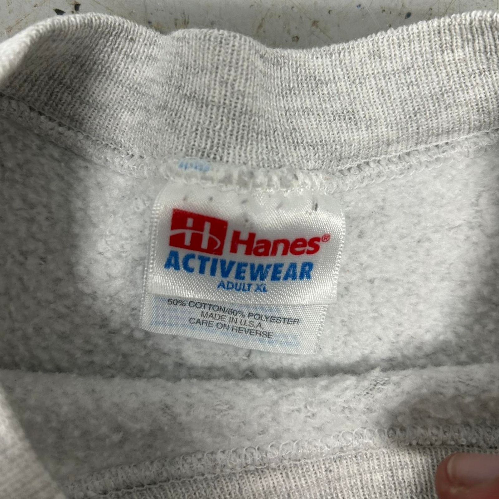 Hanes VTG 90s Connecticut crewneck sweatshirt in grey and red Size US XL / EU 56 / 4 - 4 Thumbnail