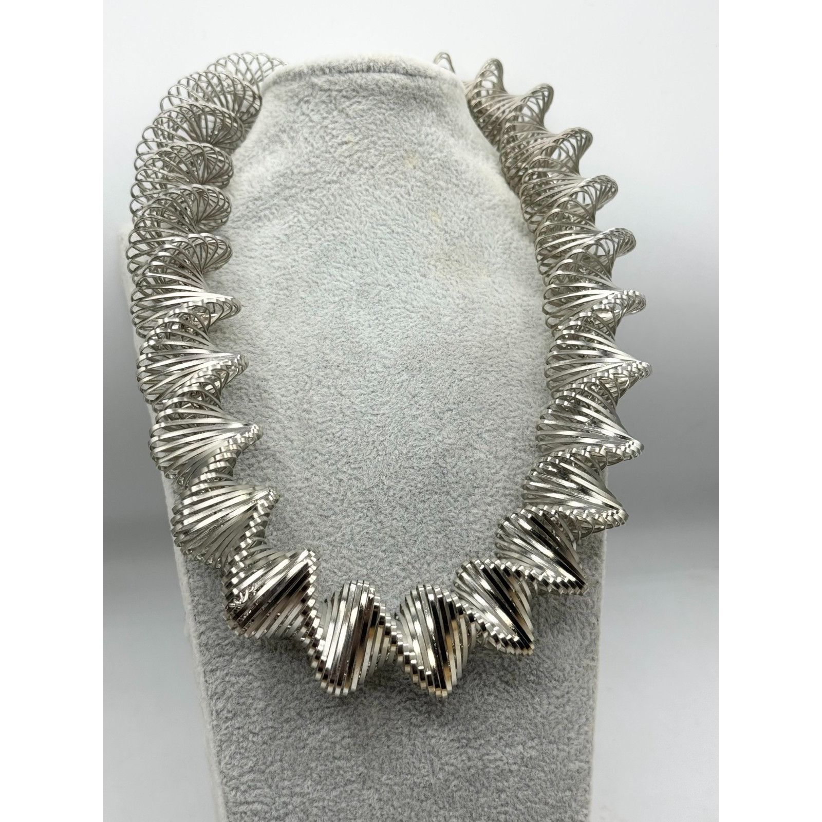Other Piano wire silver spiral coil stretch collar necklace Size ONE SIZE - 2 Thumbnail