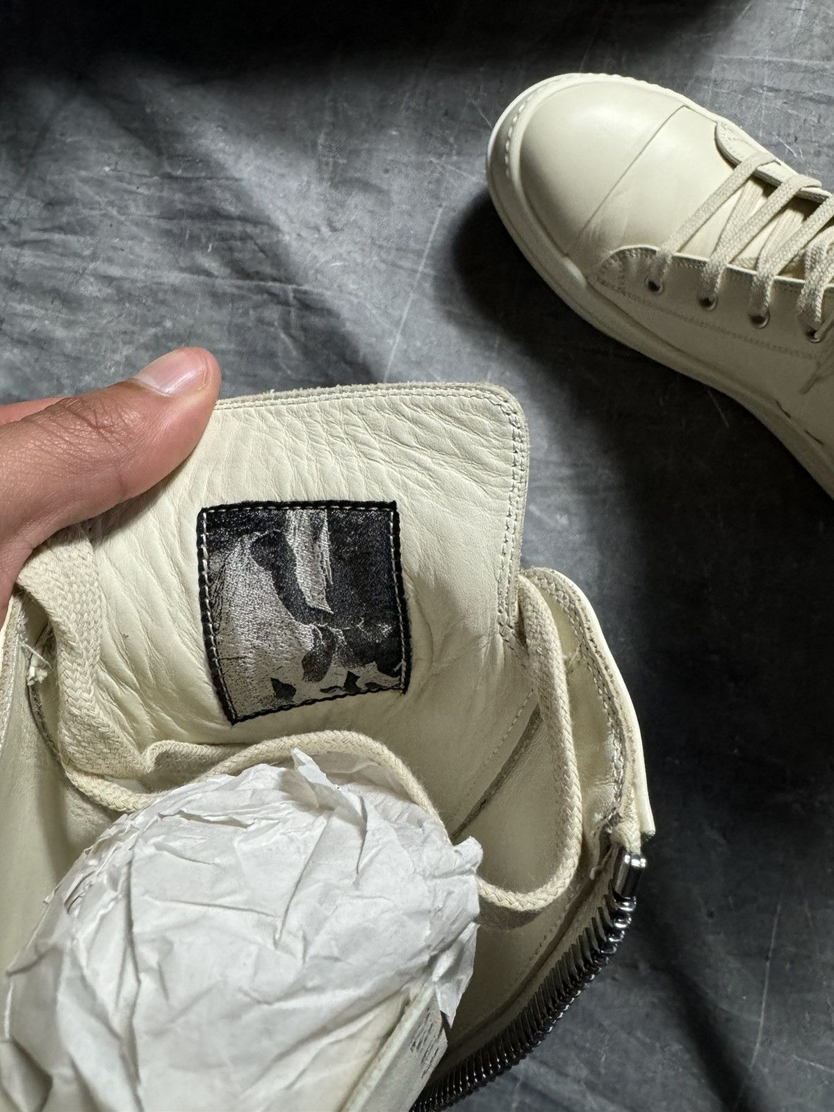 Rick Owens Rick Owens High Top Sneakers in Pearl/Milk Size US 8 / EU 41 - 11 Thumbnail